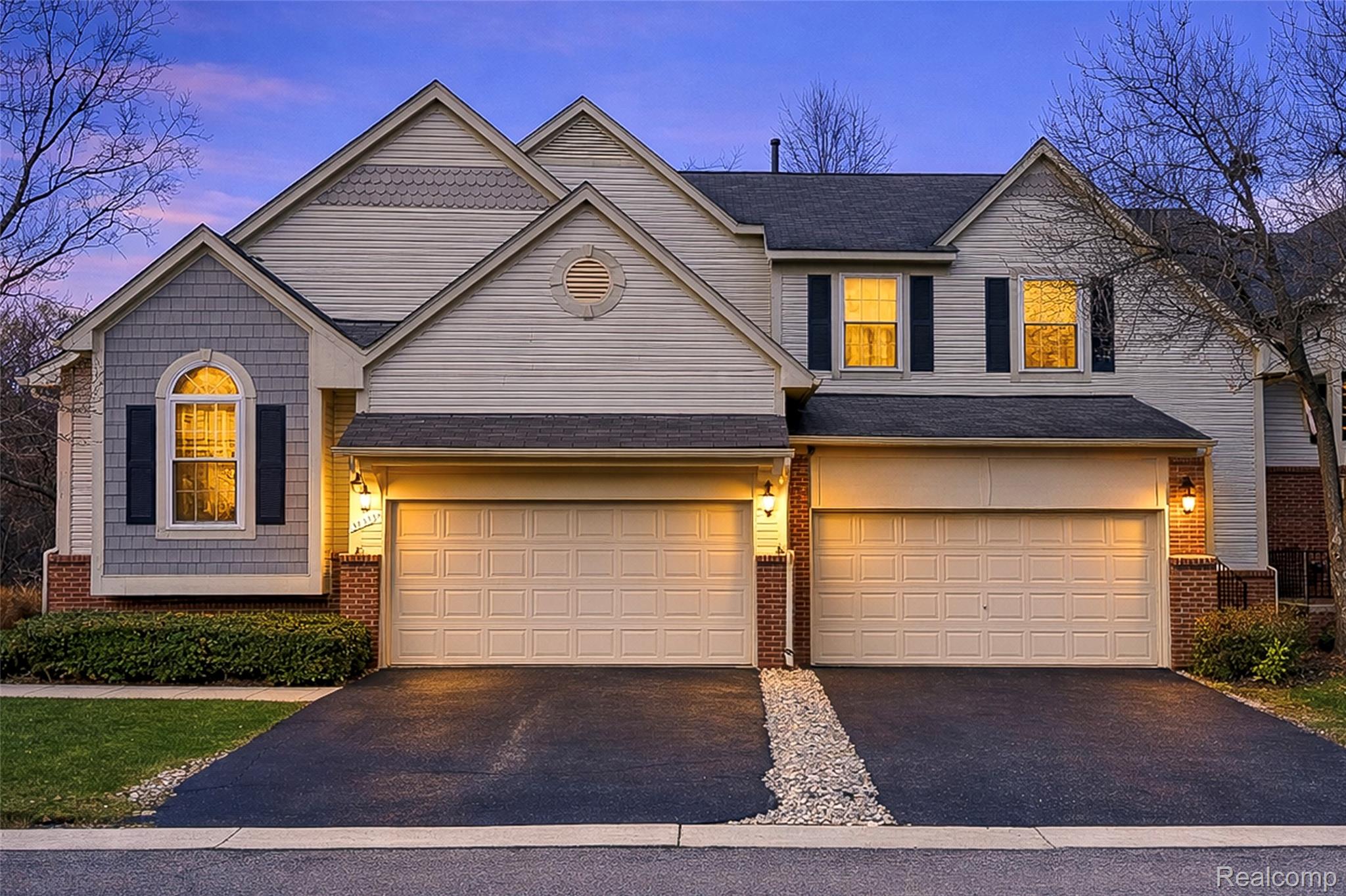 38302 Saratoga Circle