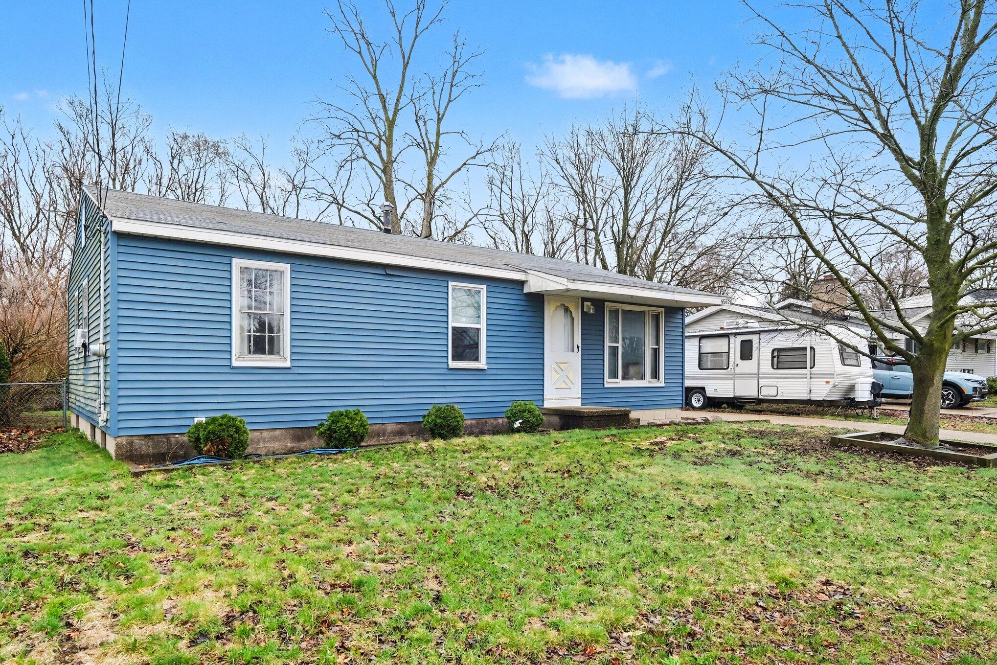 4562 Miramar Avenue NE