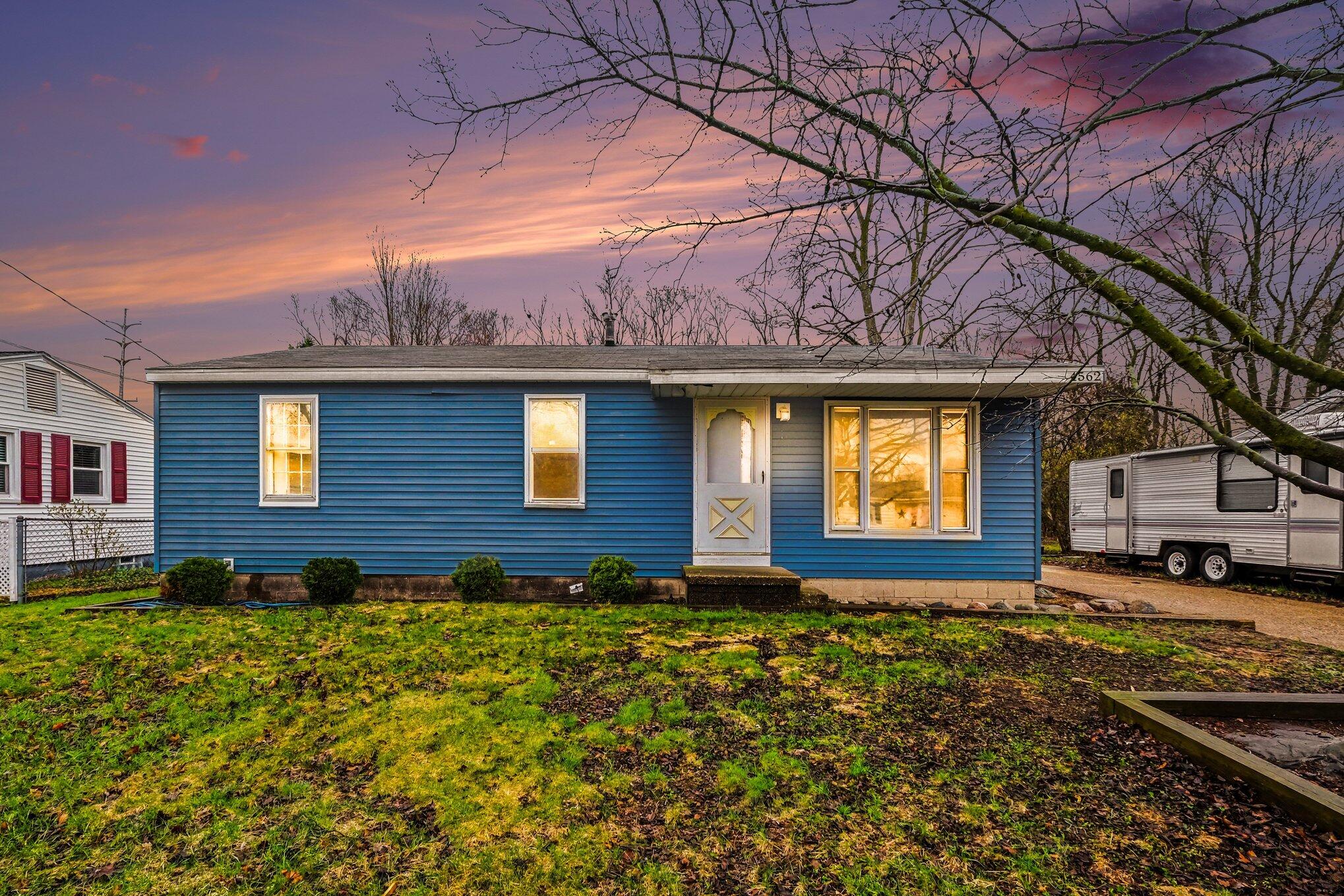 4562 Miramar Avenue NE