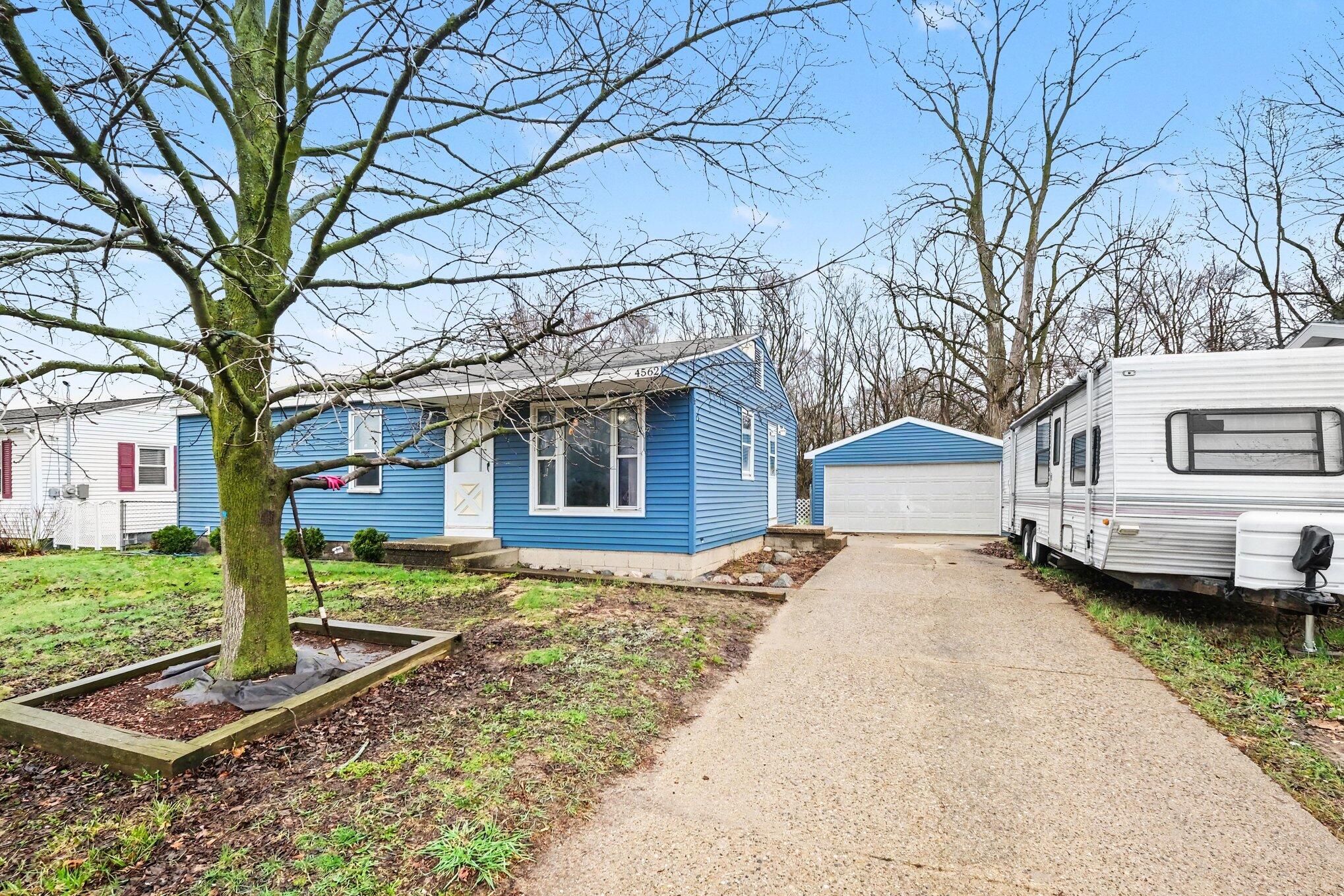 4562 Miramar Avenue NE