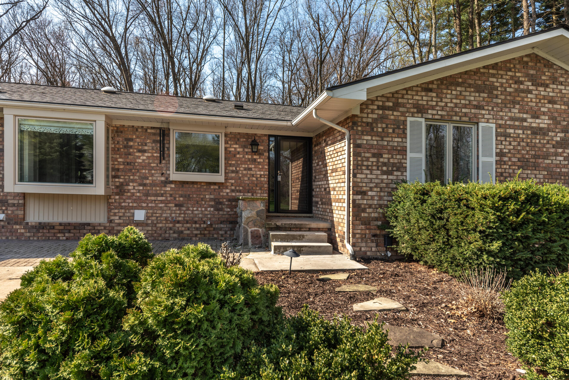 1225 Jeffrey Lane