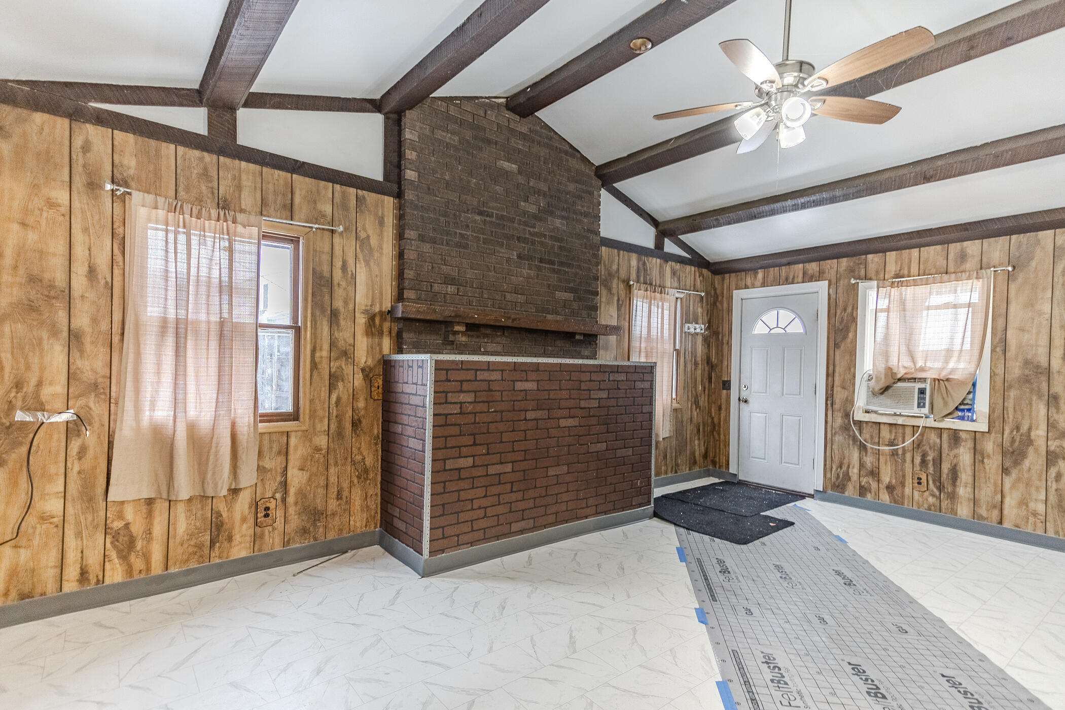 922 Burton Street SW