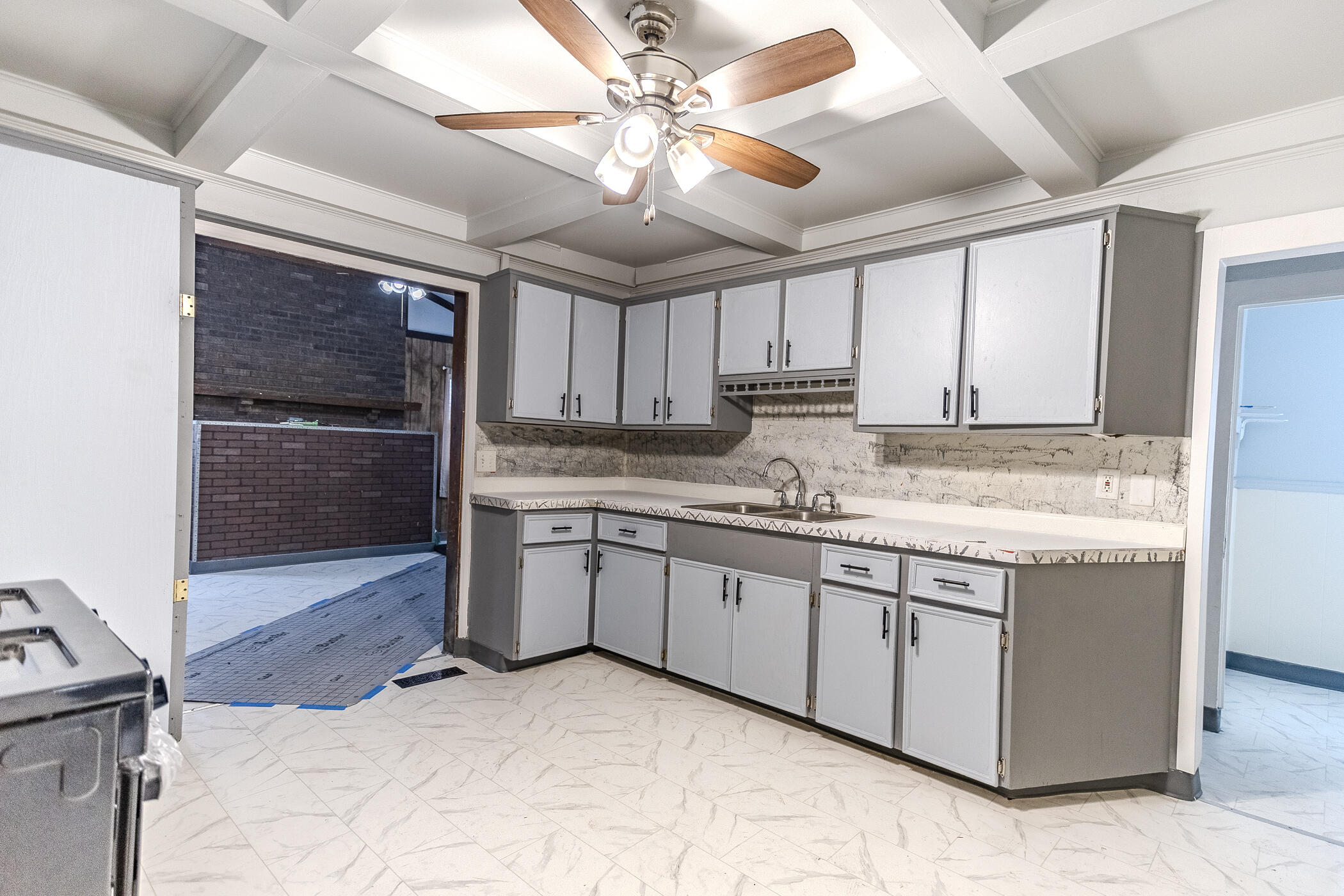 922 Burton Street SW