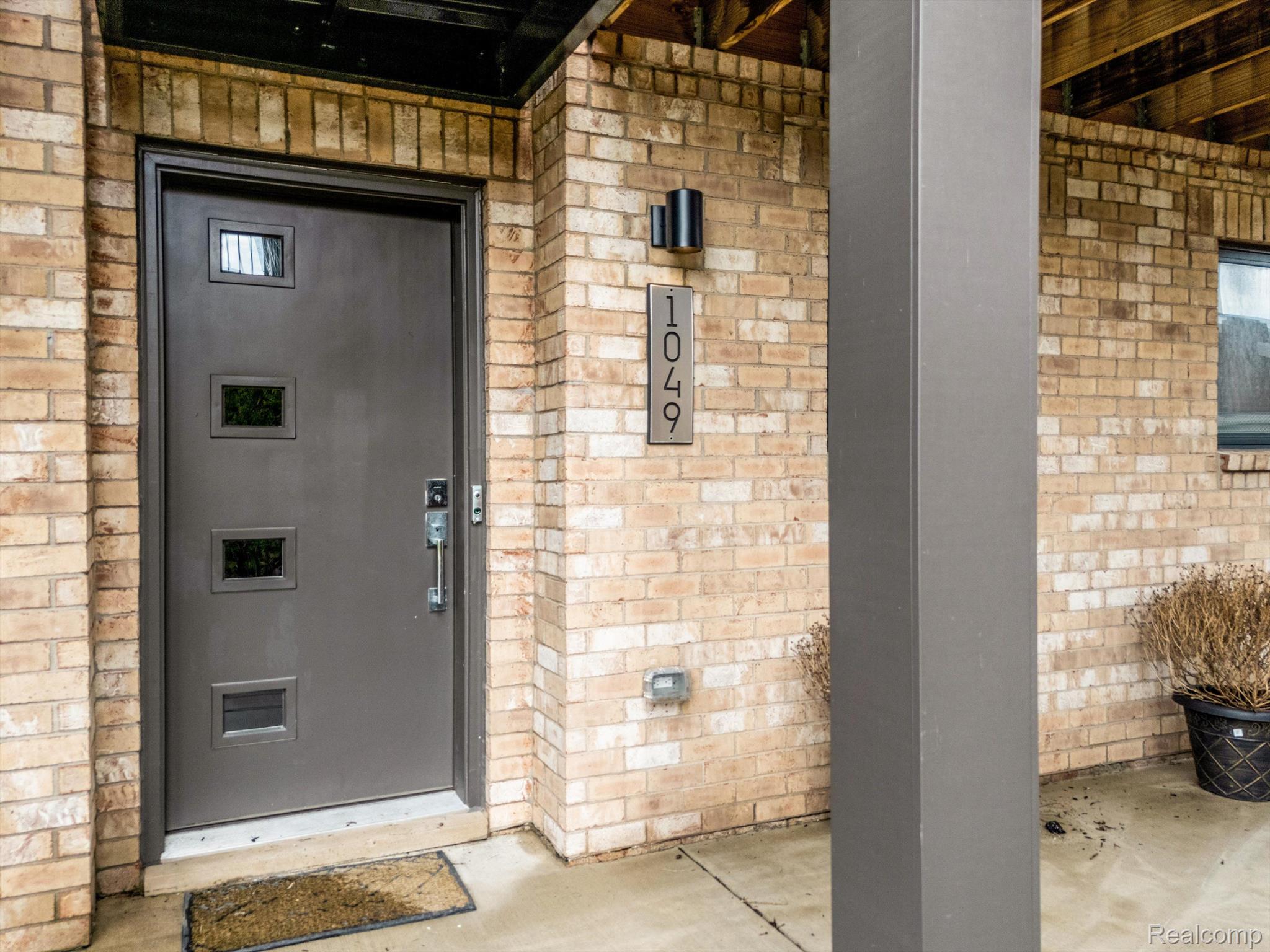 1049 Hampton Circle Circle 44