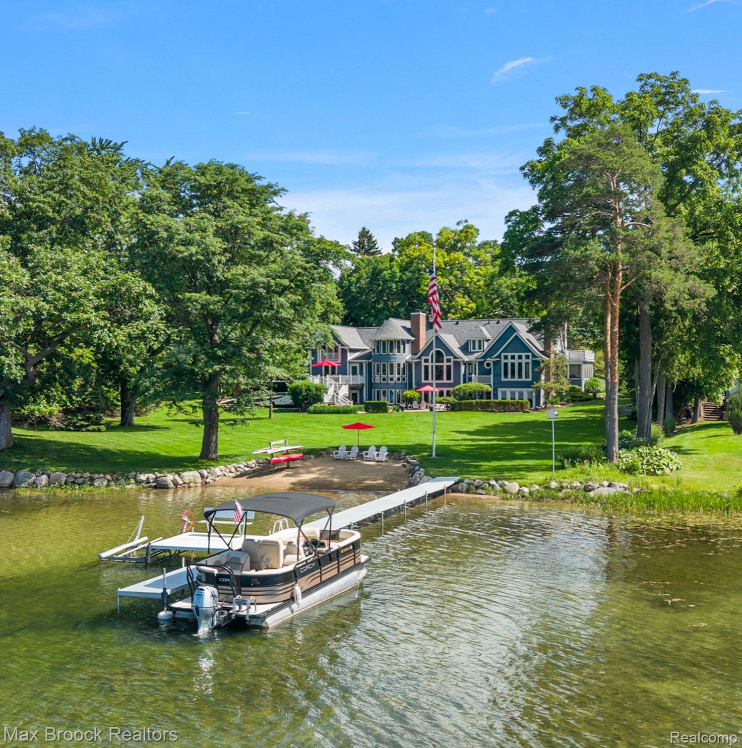 4875 Old Orchard Trail