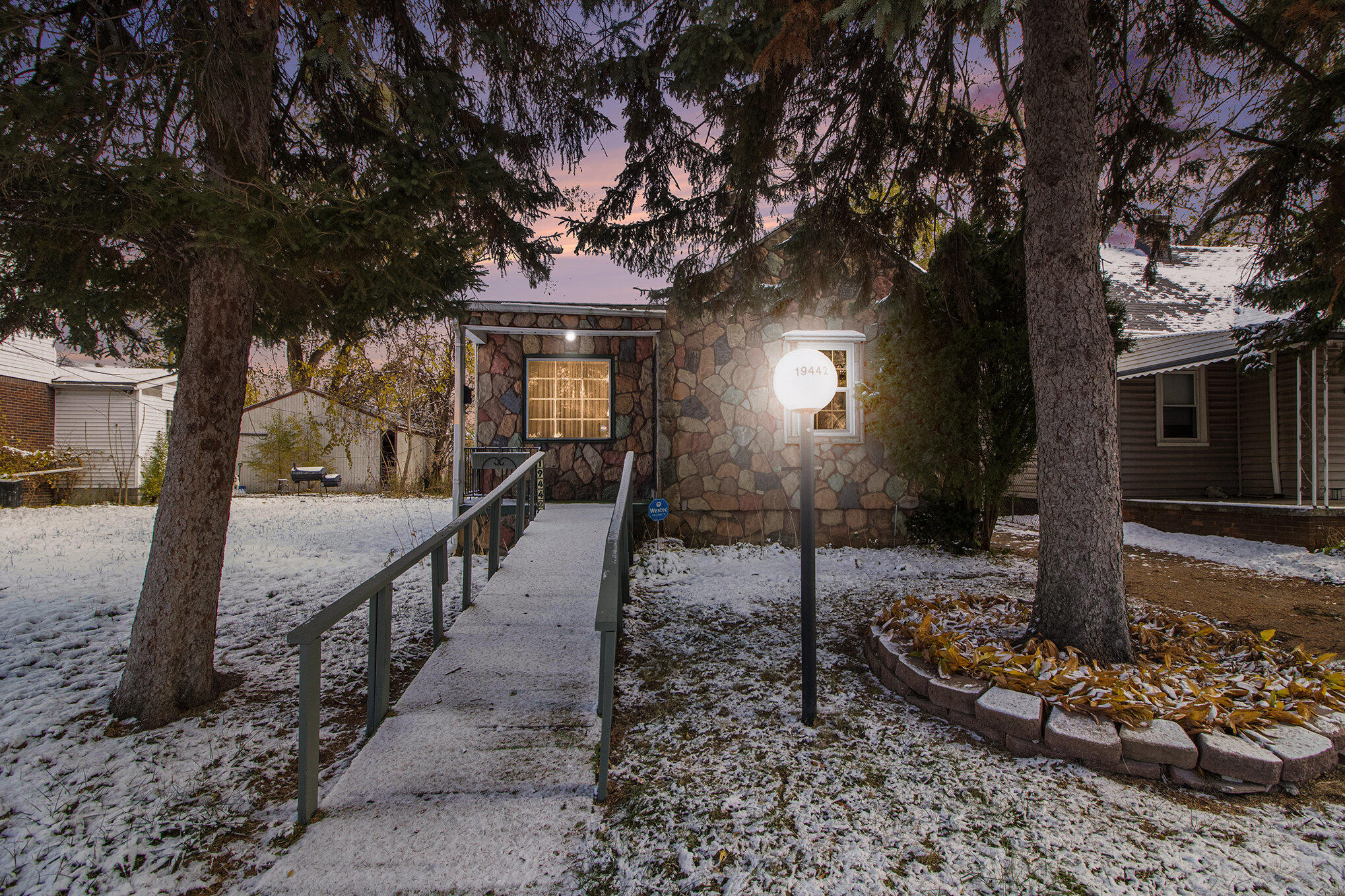 19442 Moenart Street