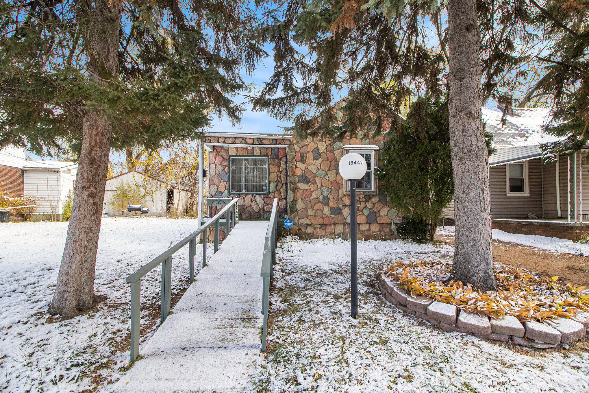 19442 Moenart Street