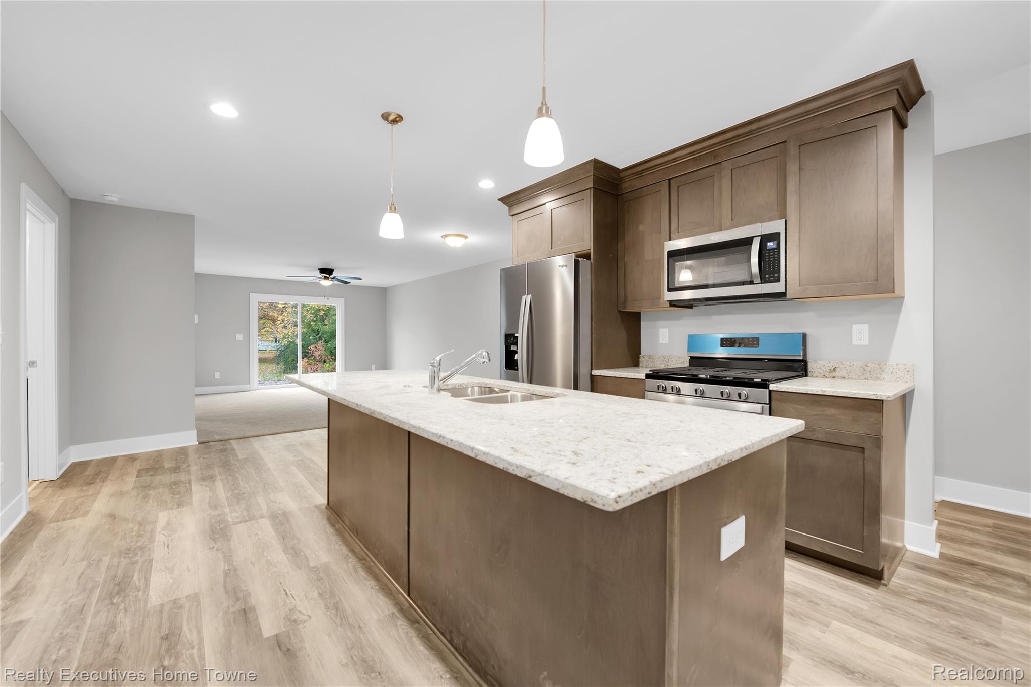 302 HIDDEN HARBOR Way 25