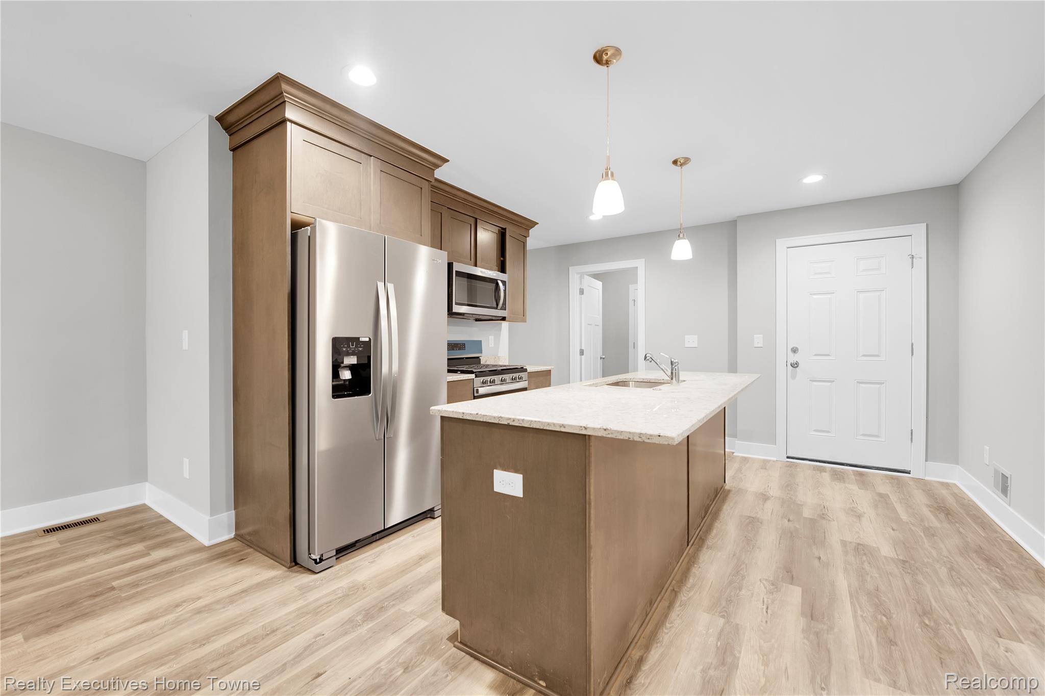 302 HIDDEN HARBOR Way 25