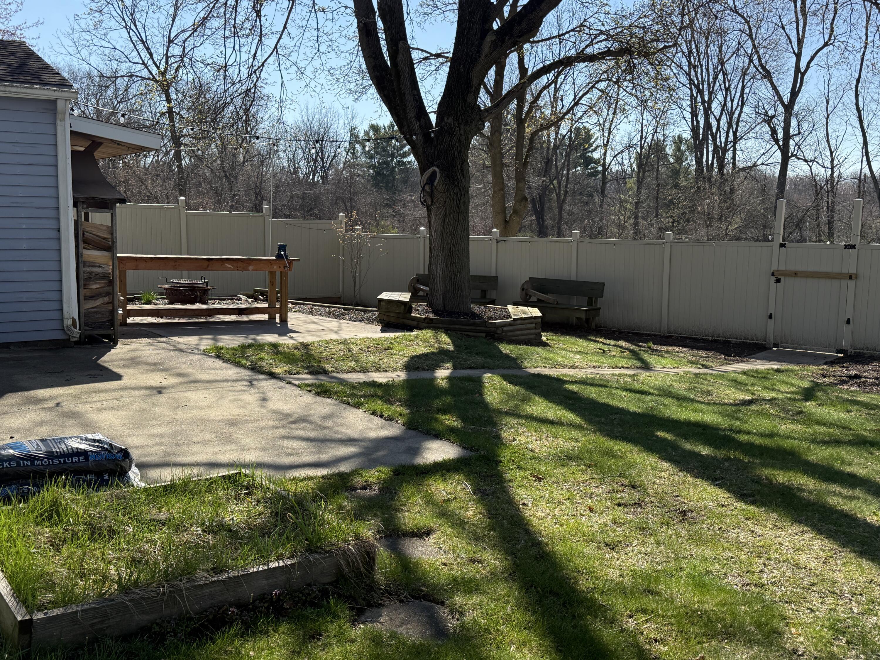 1222 E Porter Street