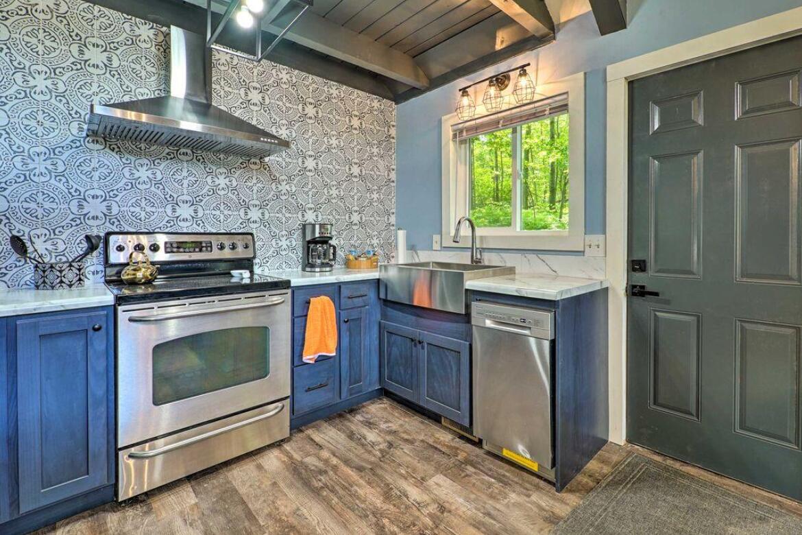 12155 Dubois Drive