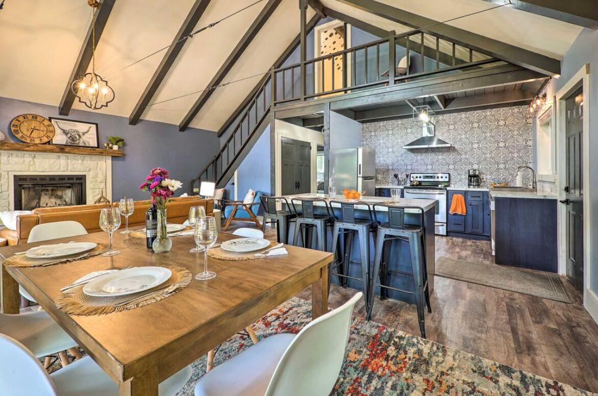 12155 Dubois Drive