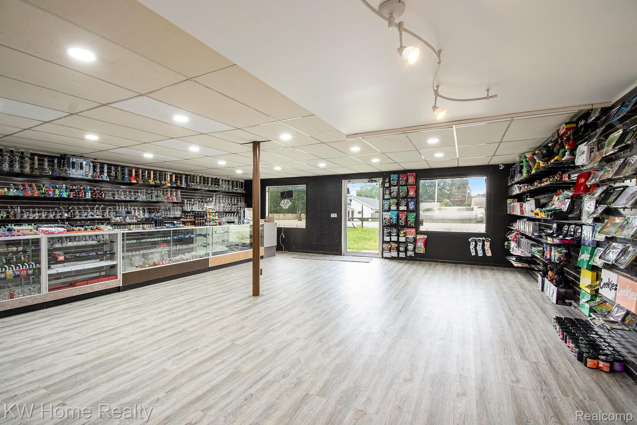 1223 E Caro Road