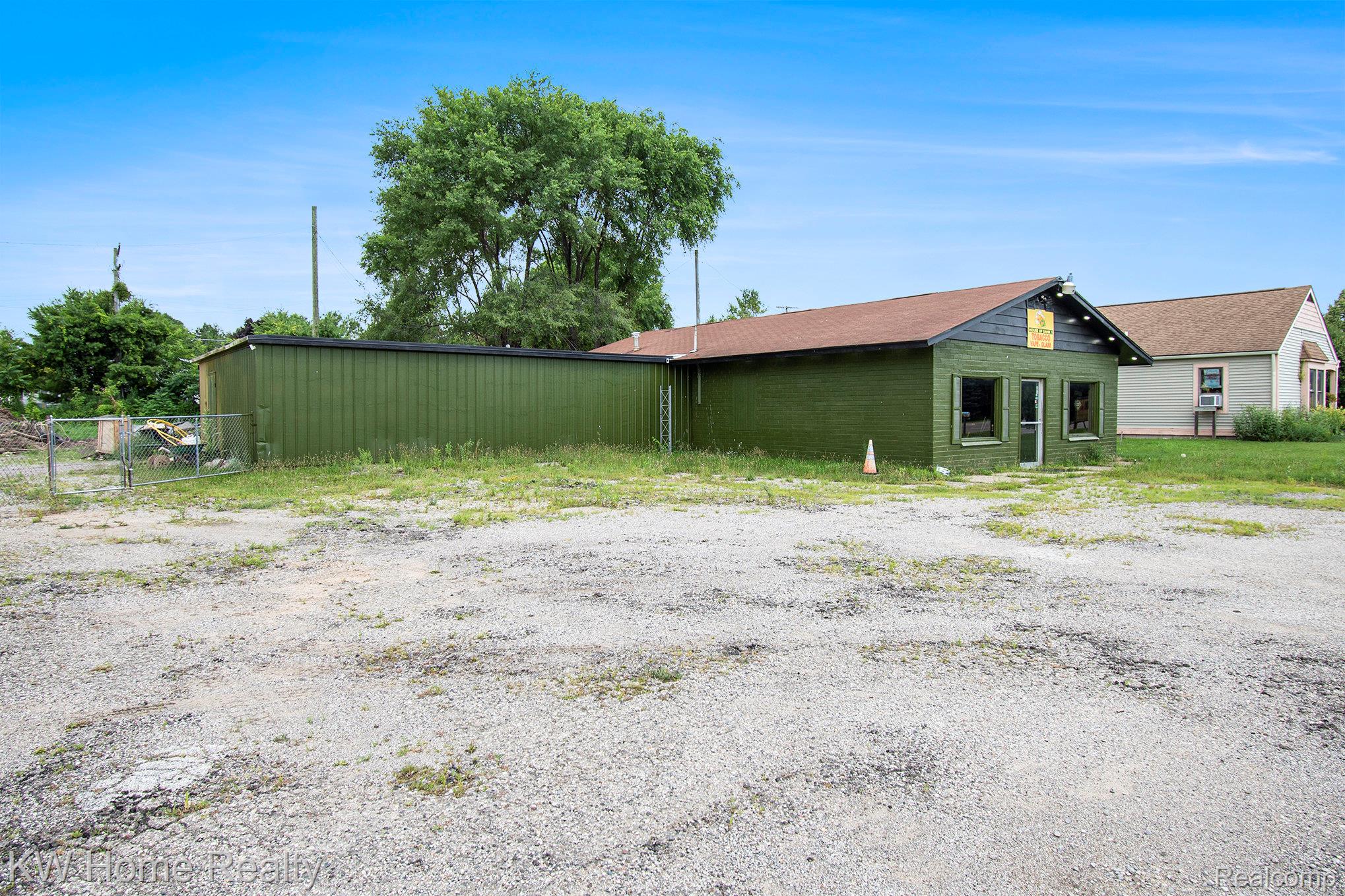 1223 E Caro Road