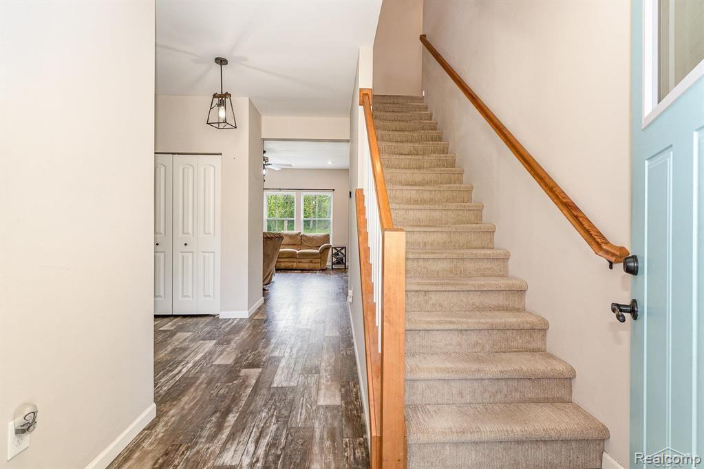 7302 Geraldine Circle