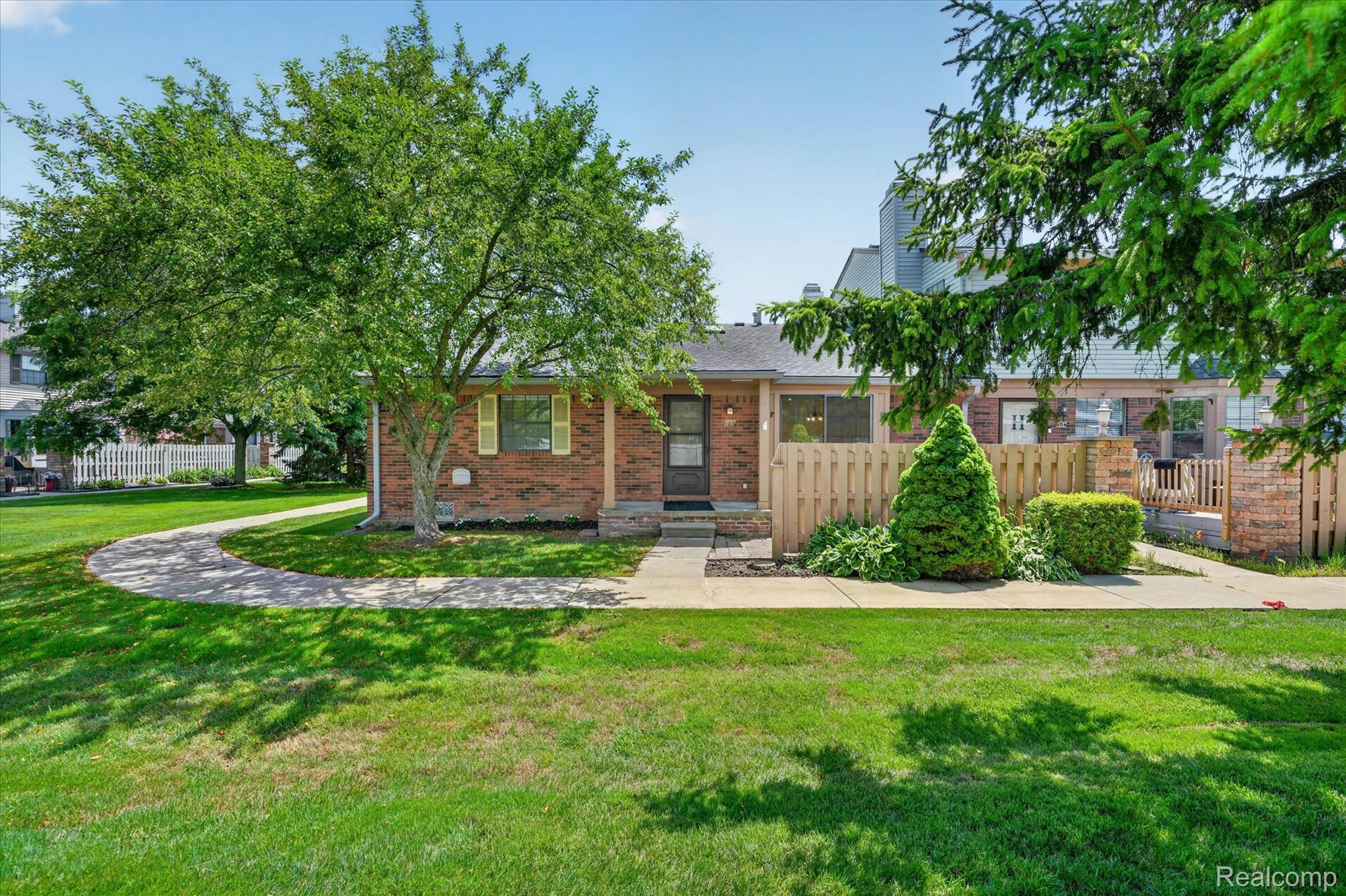 43628 W Arbor Way Drive 103