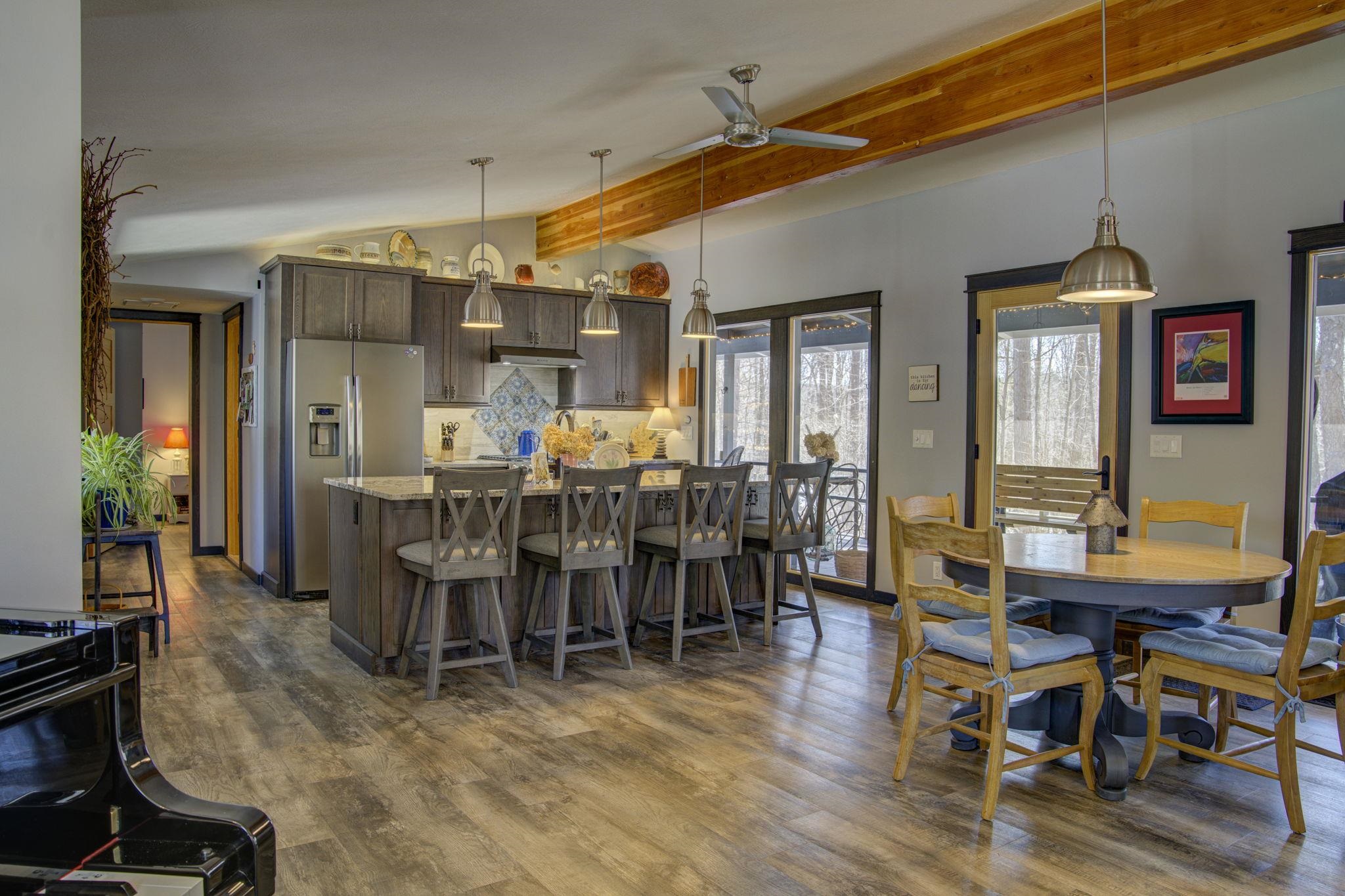 2706 E Cedar Valley Road