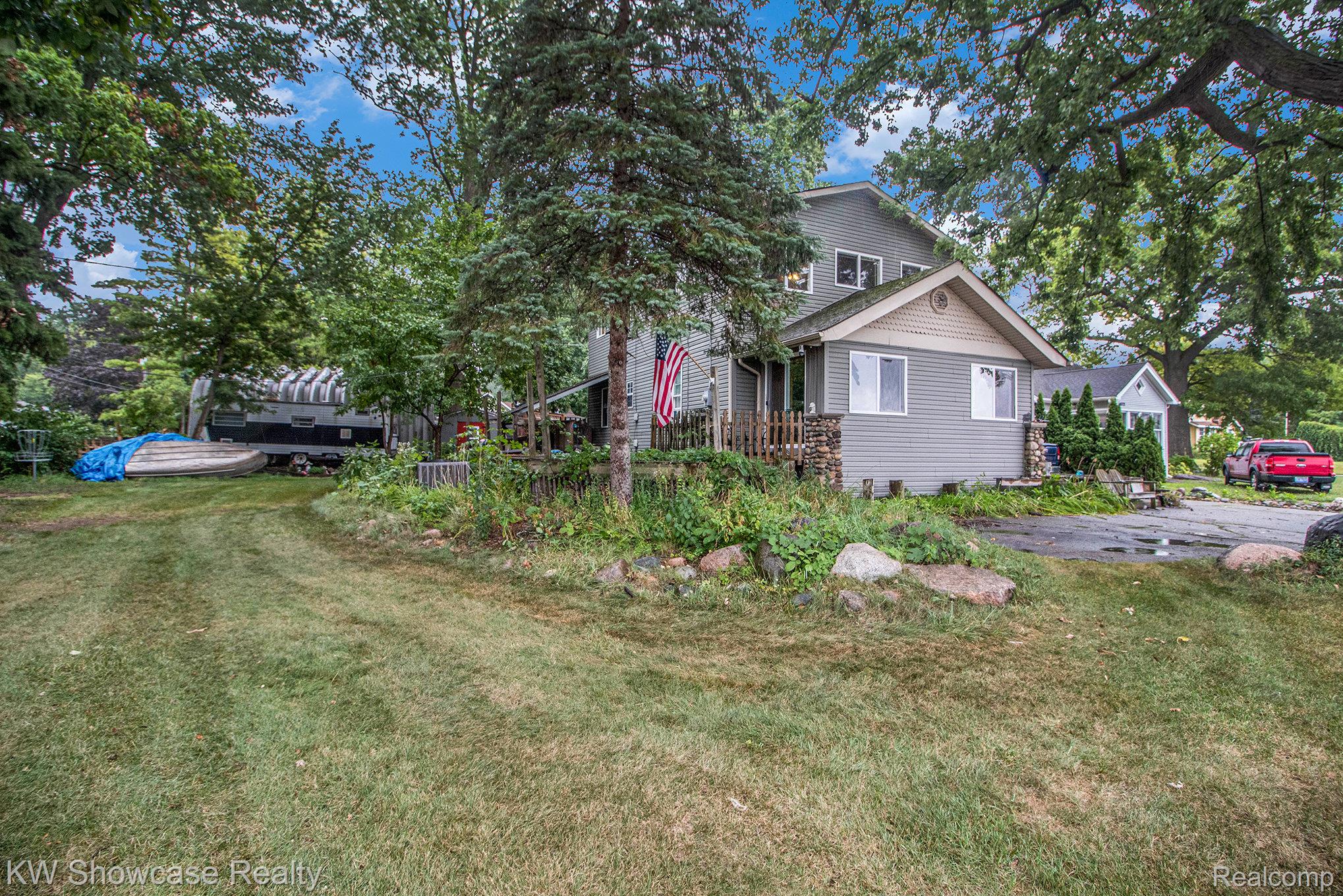 4882 Elizabeth Lake Road