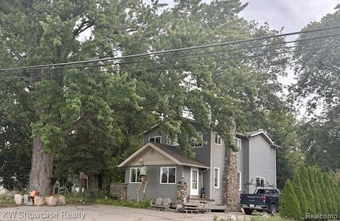 4882 Elizabeth Lake Road Waterford Charter Township MI 48327