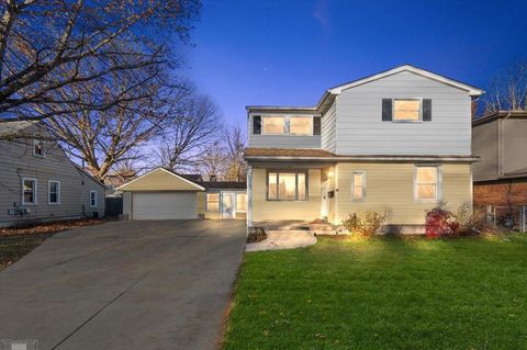 20945 Hampton Road Harper Woods City MI 48225