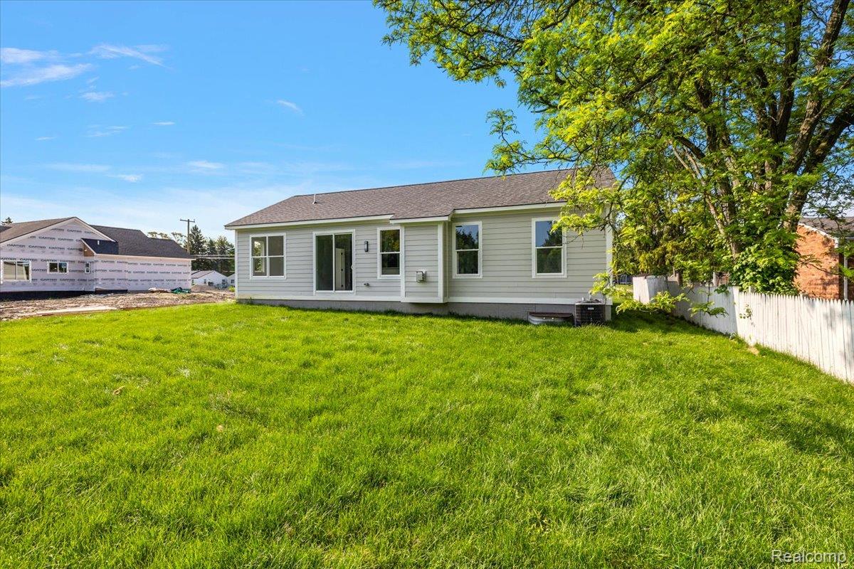 7268 ELIZABETH LAKE Road