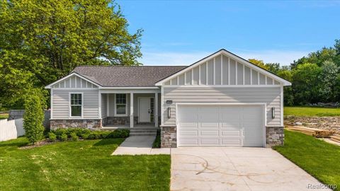 7268 ELIZABETH LAKE Road Waterford Charter Township MI 48327