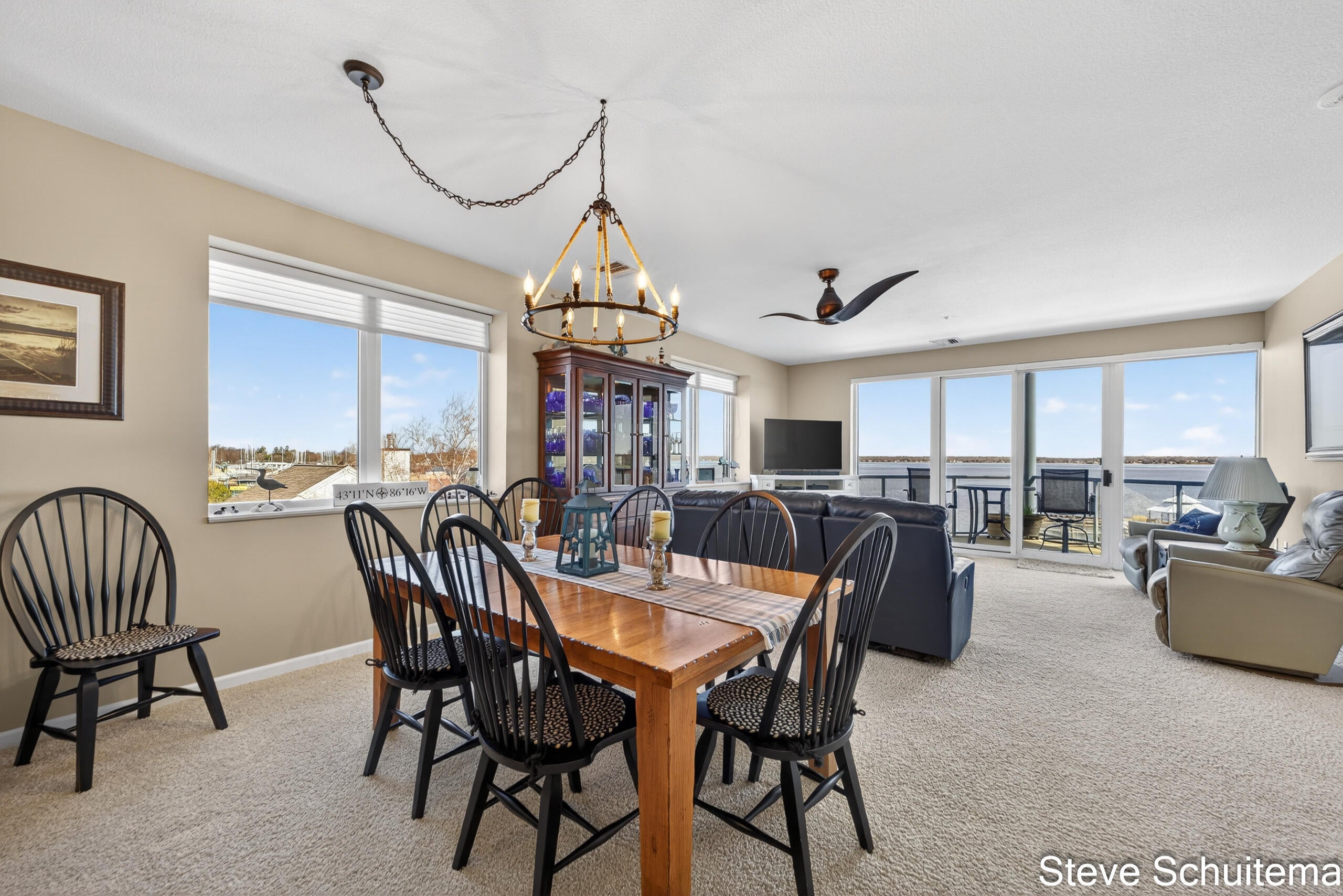 2964 Lakeshore Drive W 304