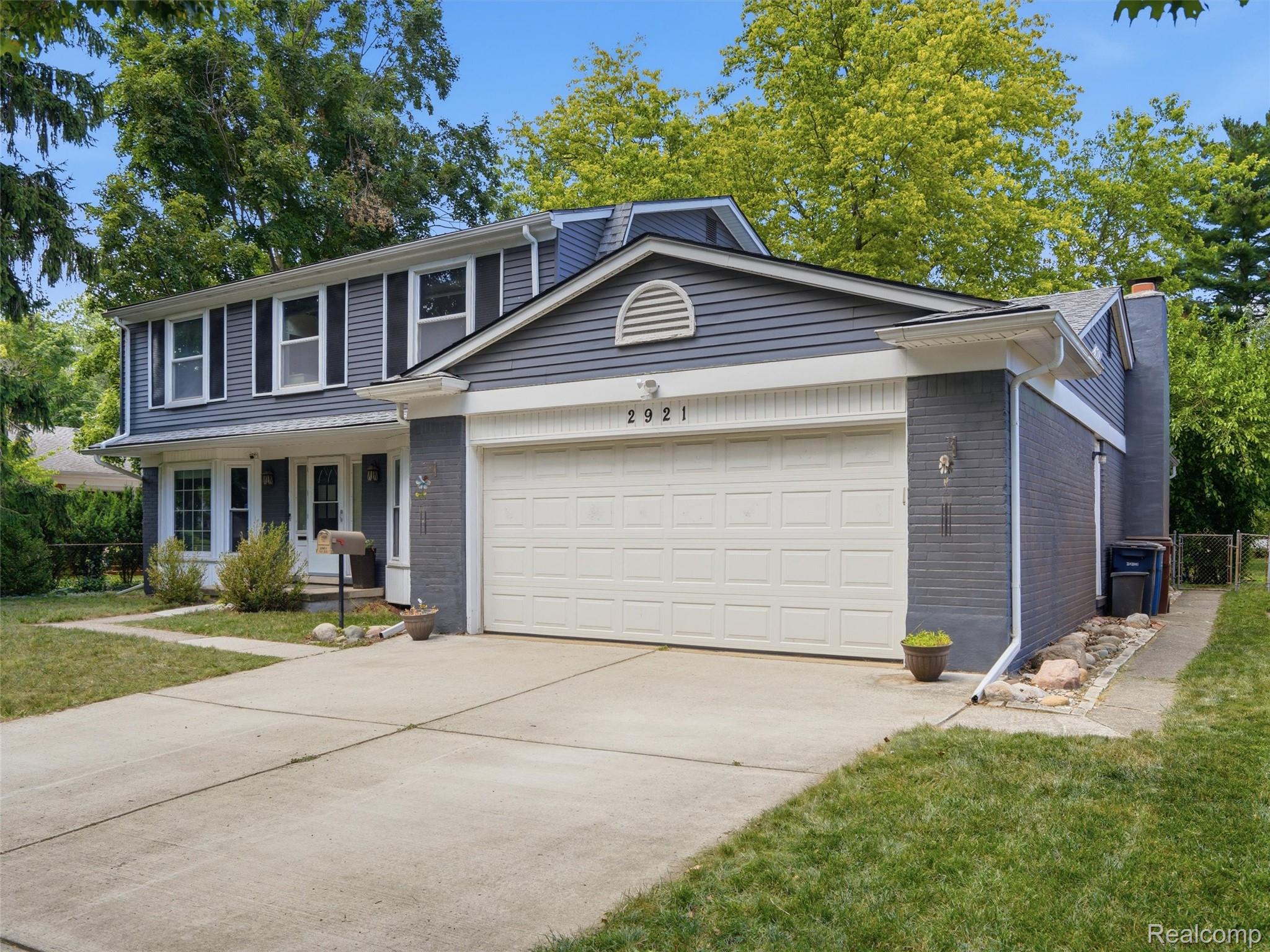 2921 Baylis Drive