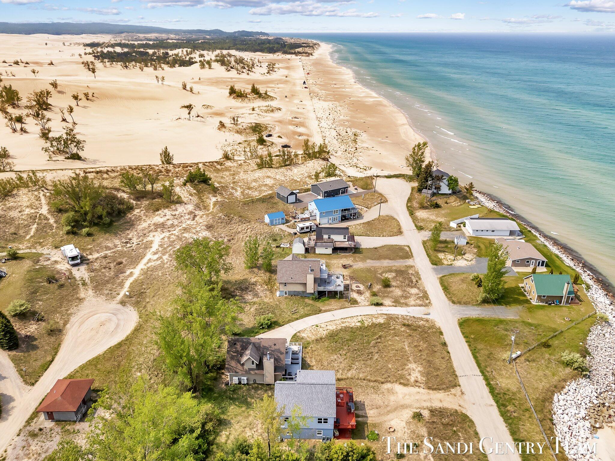 2806 N Lakeshore Drive