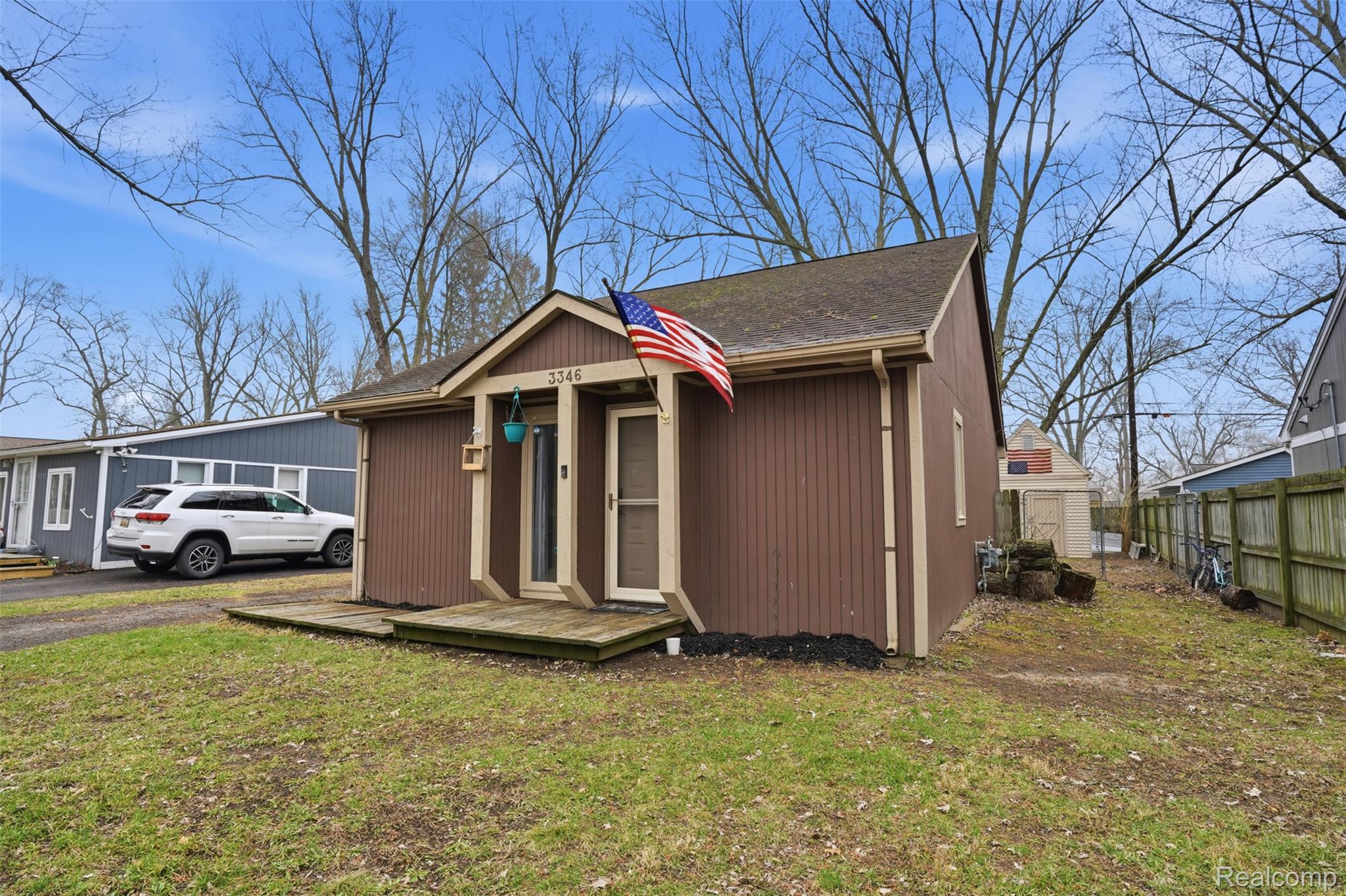 3346 Royal Boulevard