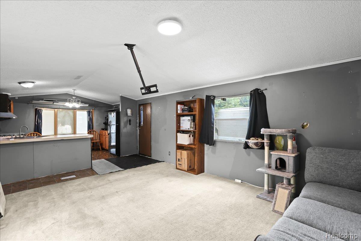 Auburn Hills City, Michigan 48326, United States, 2 Bedrooms Bedrooms, ,1 BathroomBathrooms,Residential,Active,237607