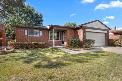 936 Tanglewood Drive Madison Heights City MI 48071