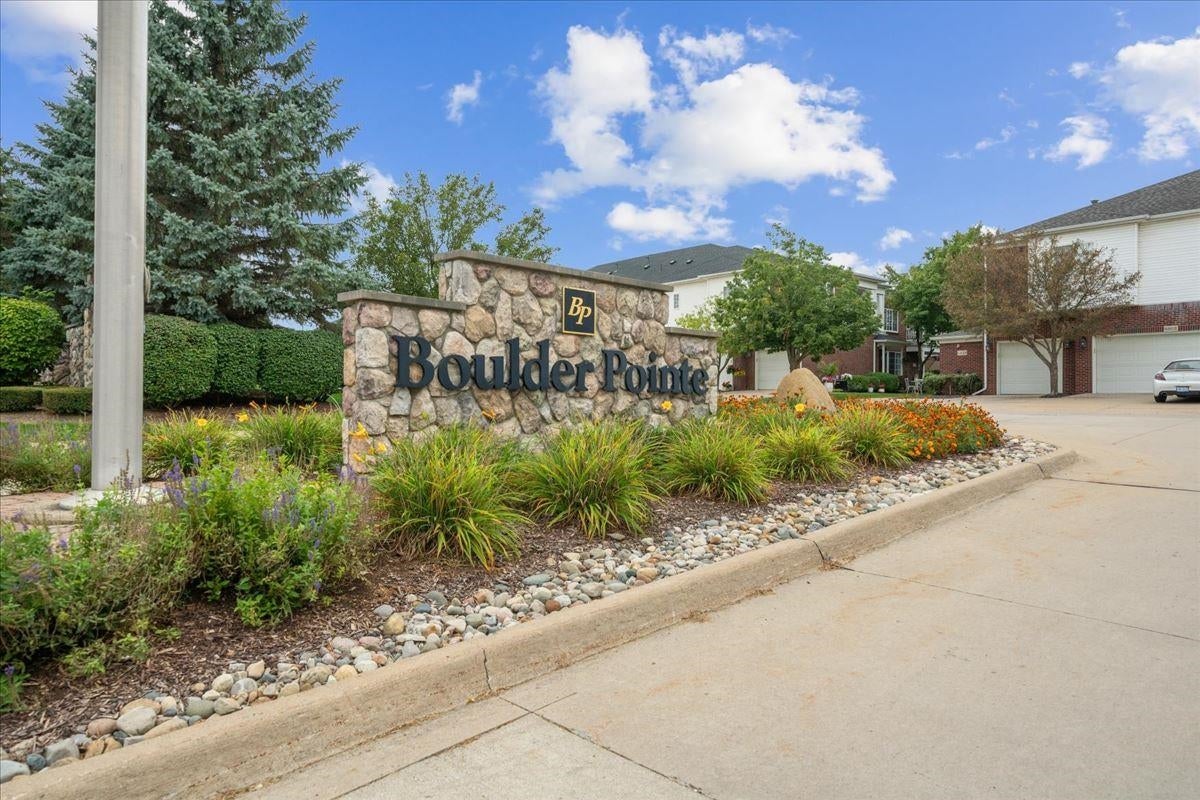 6729 Boulder Pointe Drive