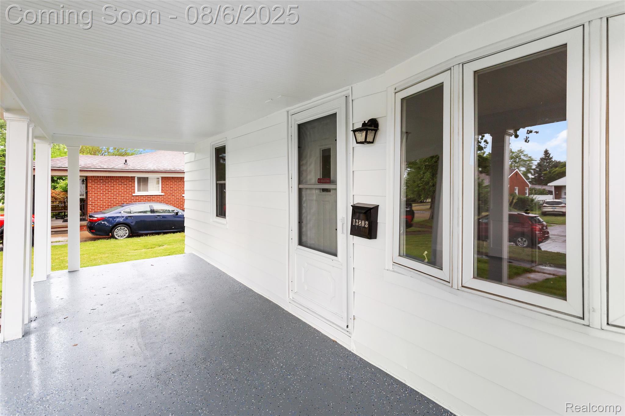 13803 Sycamore Street