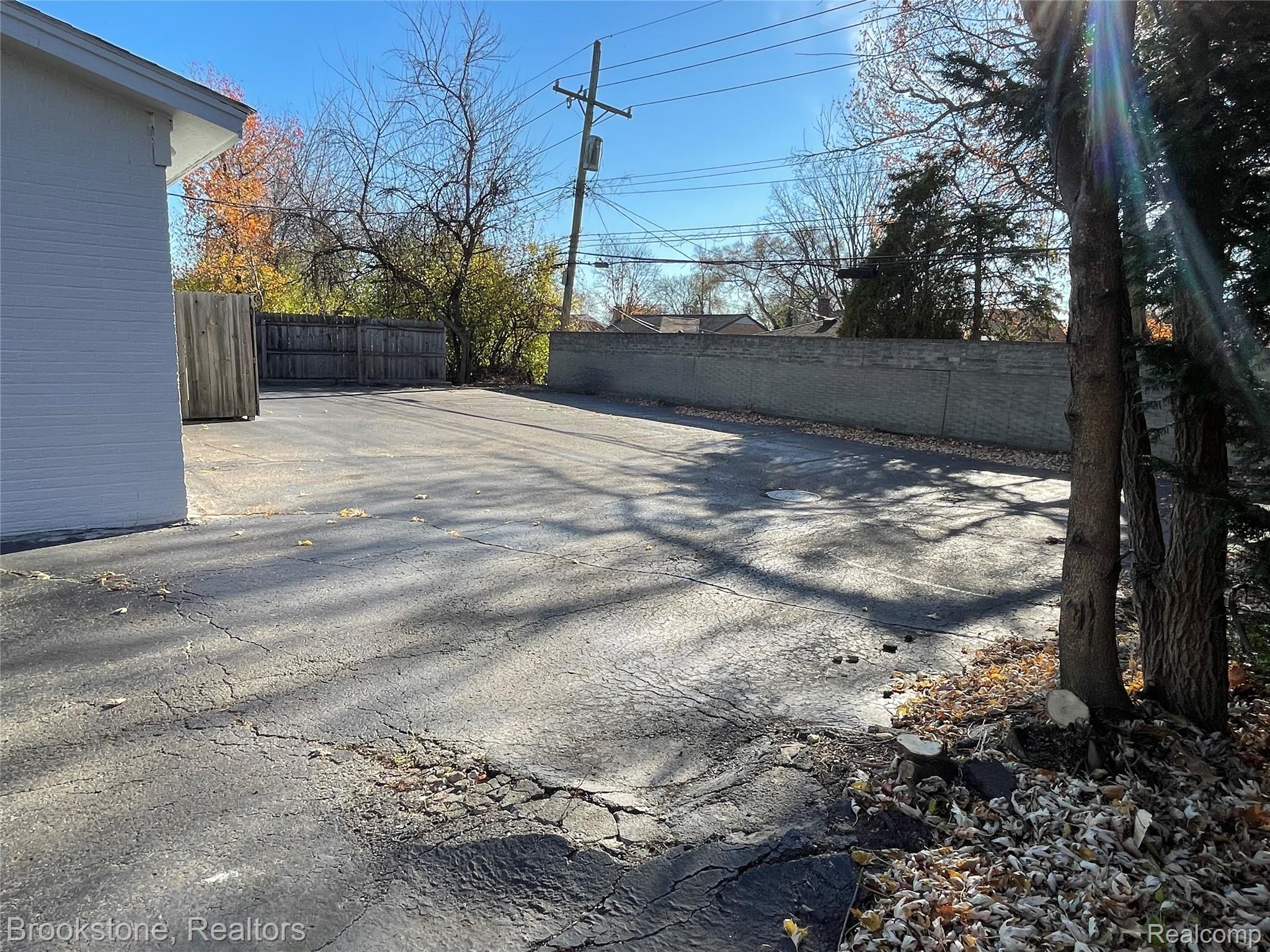 27122 Arden Park Circle W 10 Mile Road