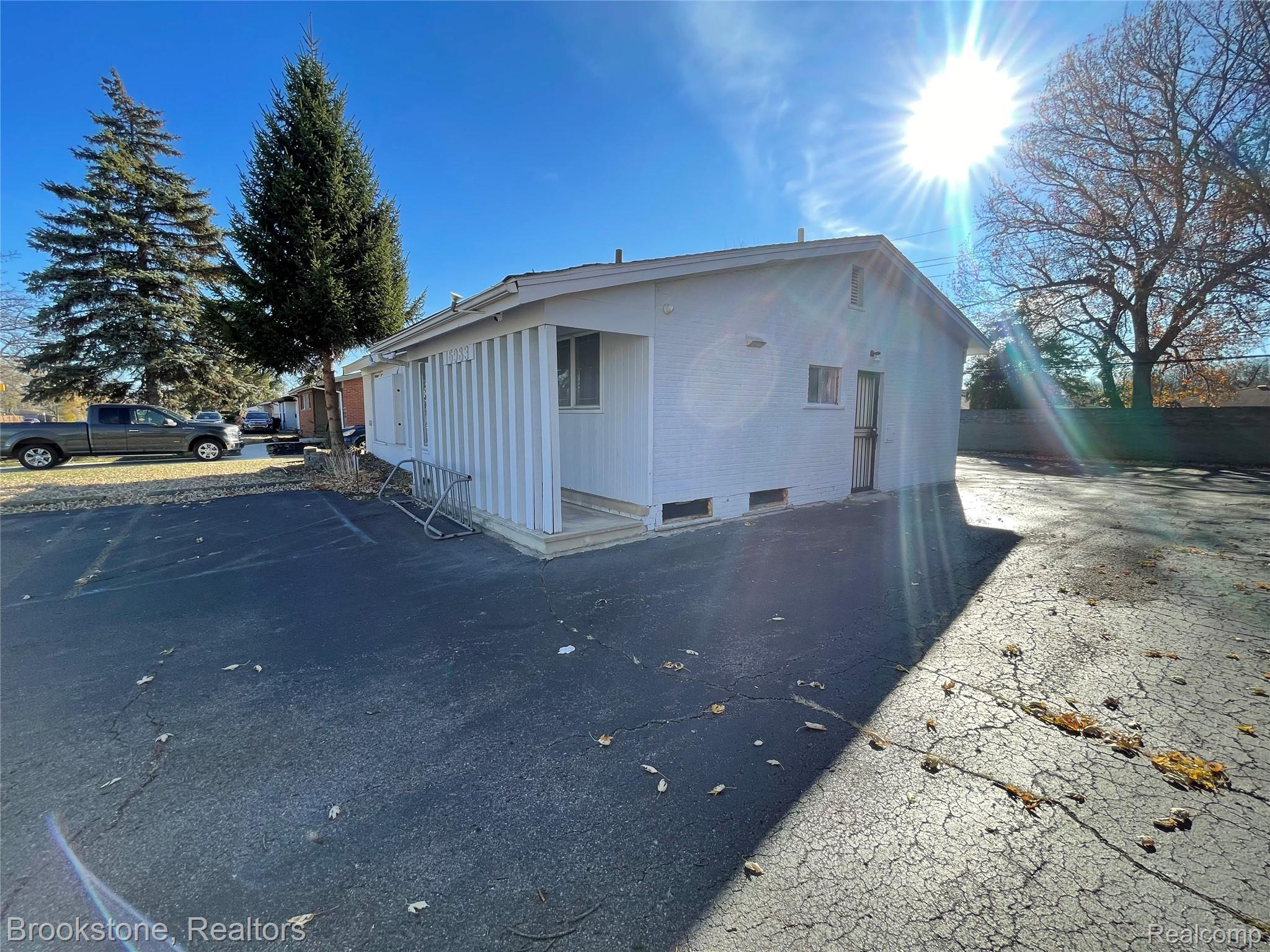 27122 Arden Park Circle W 10 Mile Road