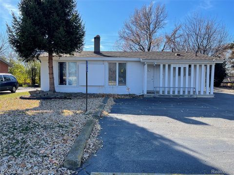 27122 Arden Park Circle W 10 Mile Road Southfield City MI 48075