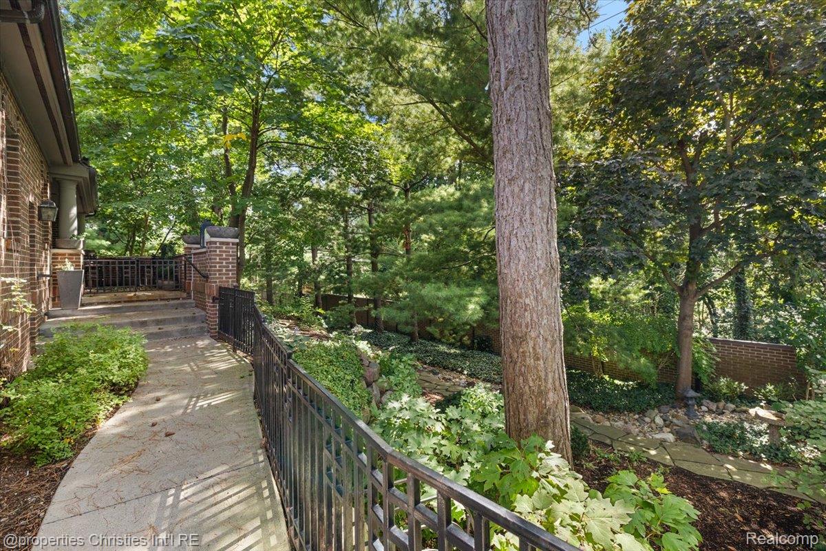 4054 Cranbrook Court