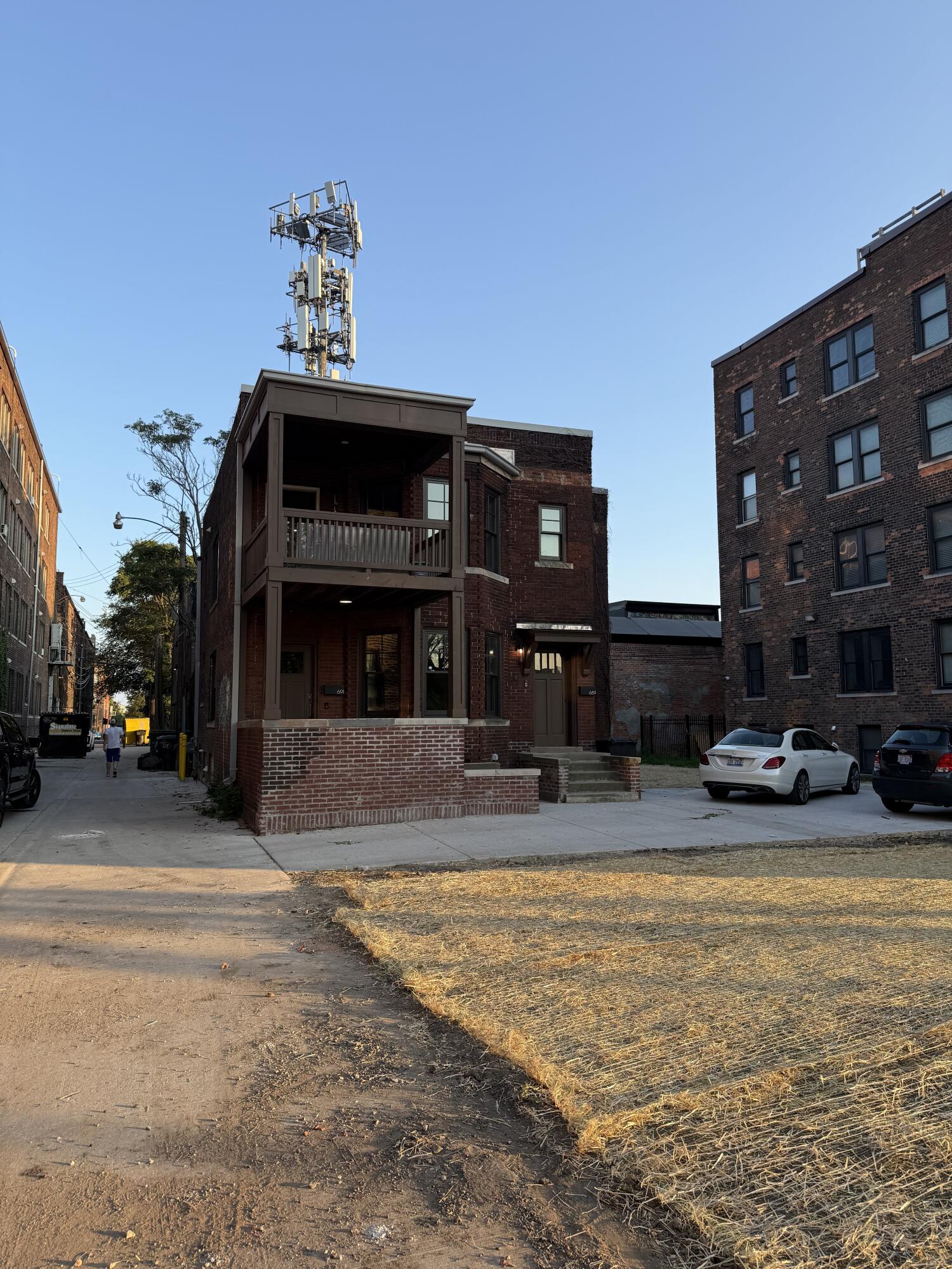 691 W Alexandrine Street 1