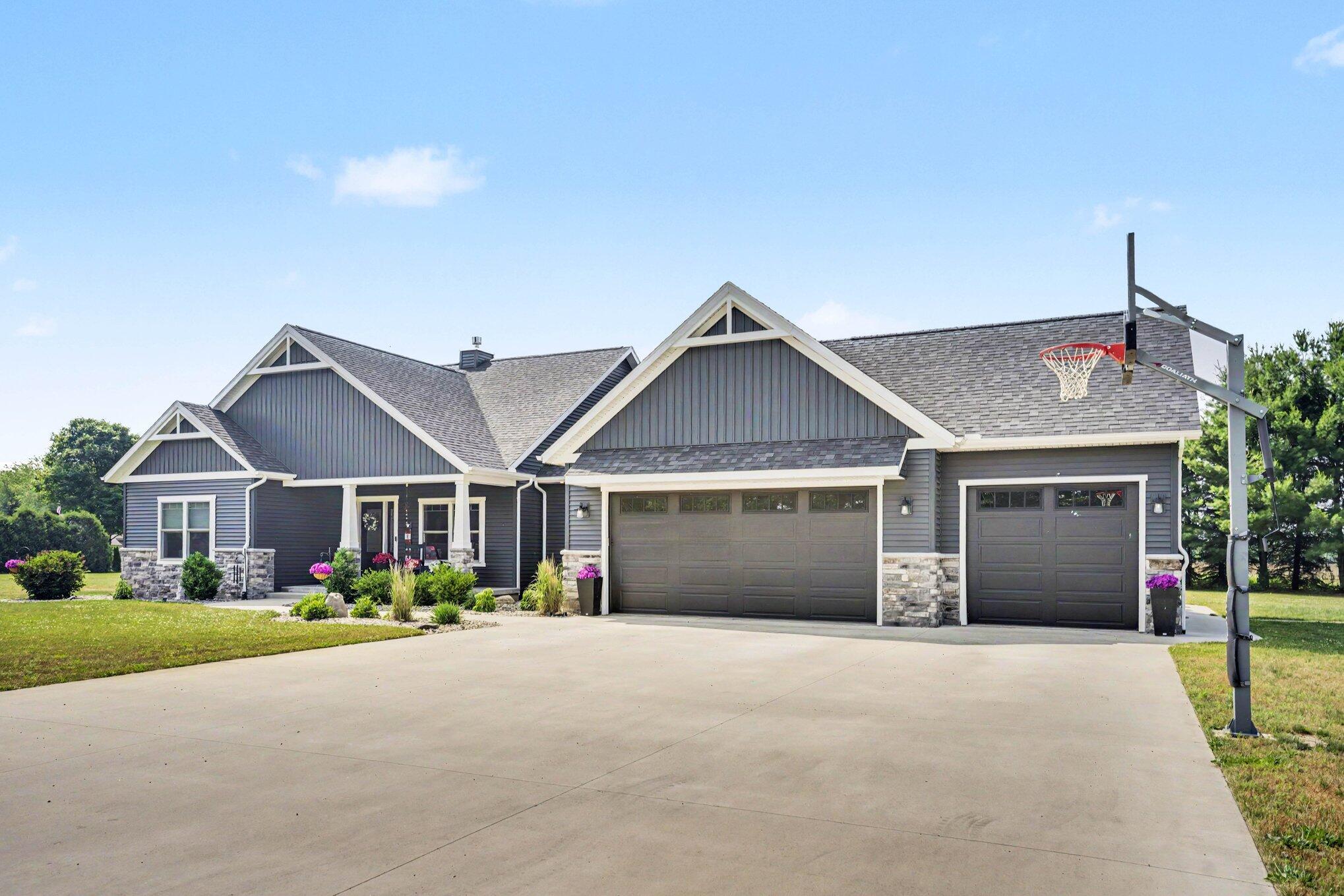 17045 Woodside Lane