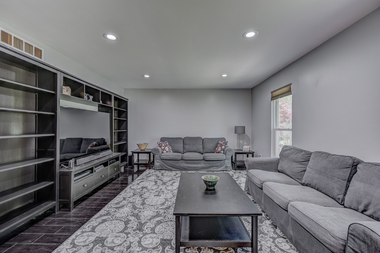 5803 BEAUCHAMP