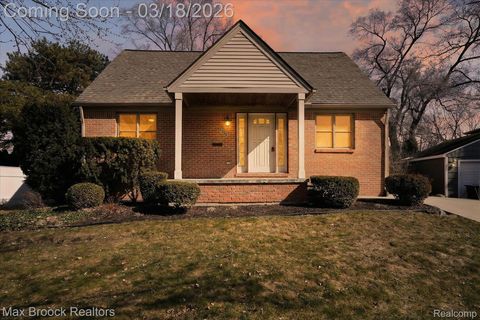 4414 Robinwood Avenue Royal Oak City MI 48073