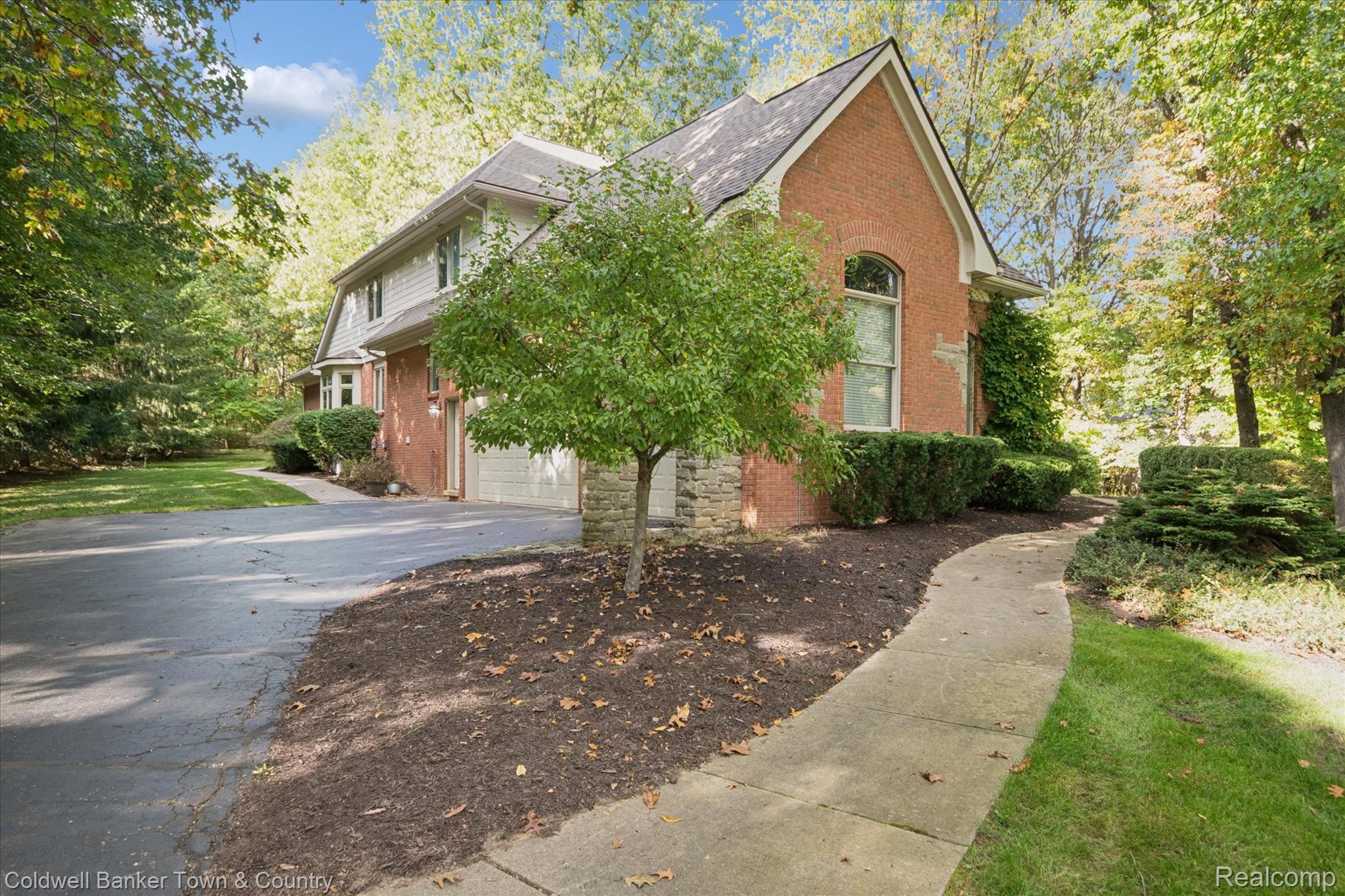 2358 Canterwood