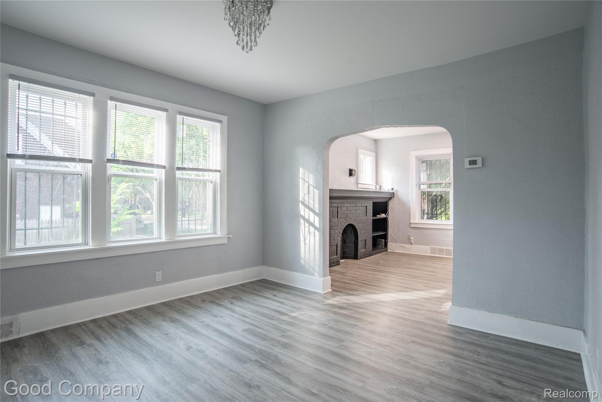 5217 Lakeview Street