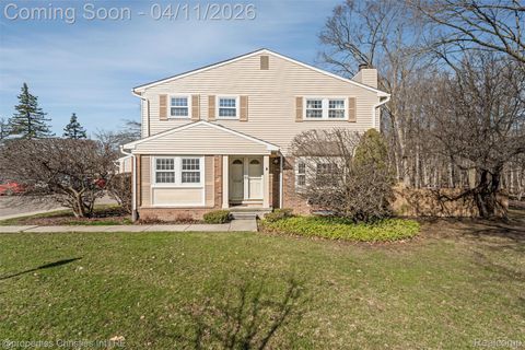 1476 Brentwood Drive Troy City MI 48098