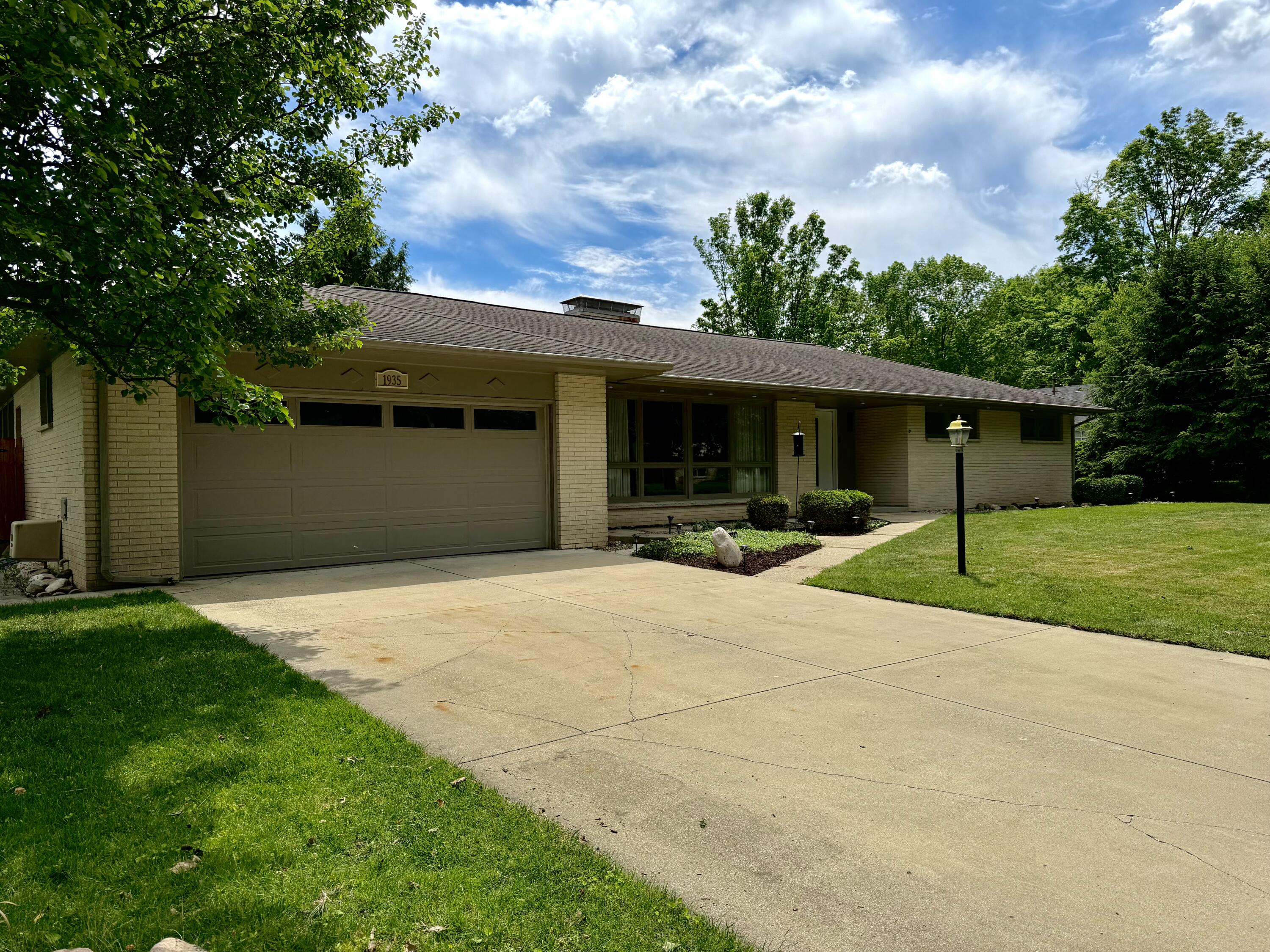 1935 Skyler Drive