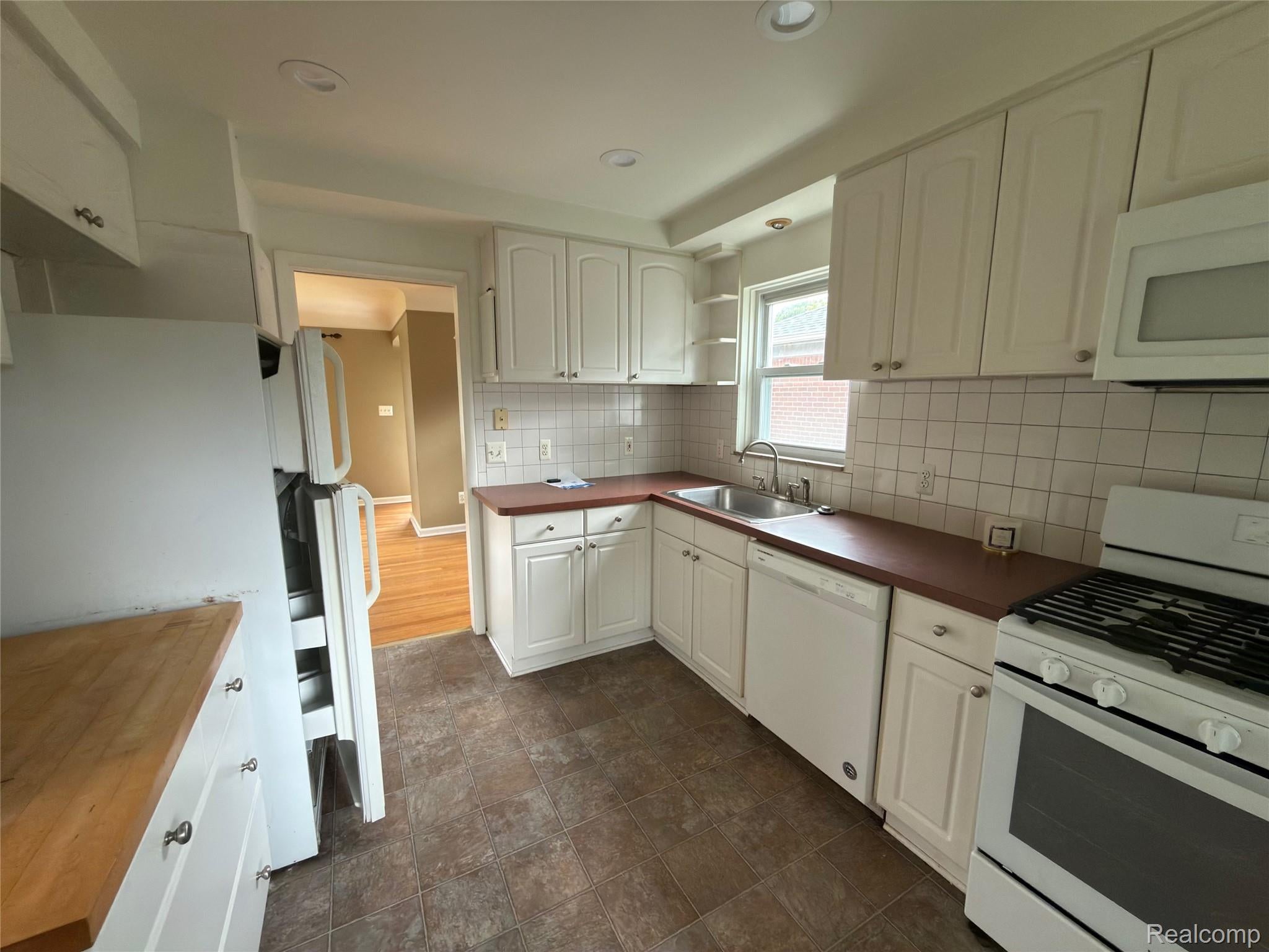 437 W Sunnybrook Drive