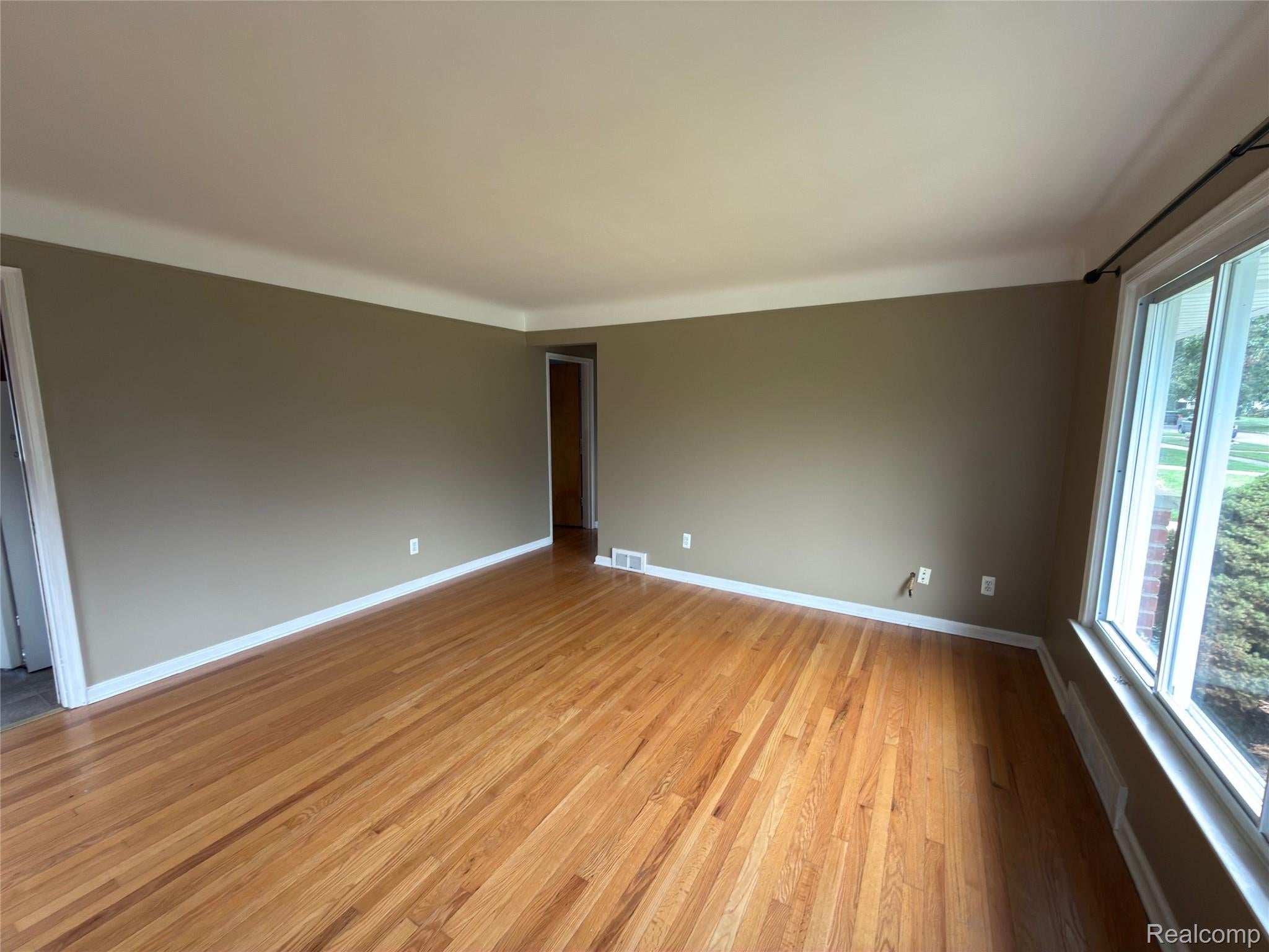 437 W Sunnybrook Drive