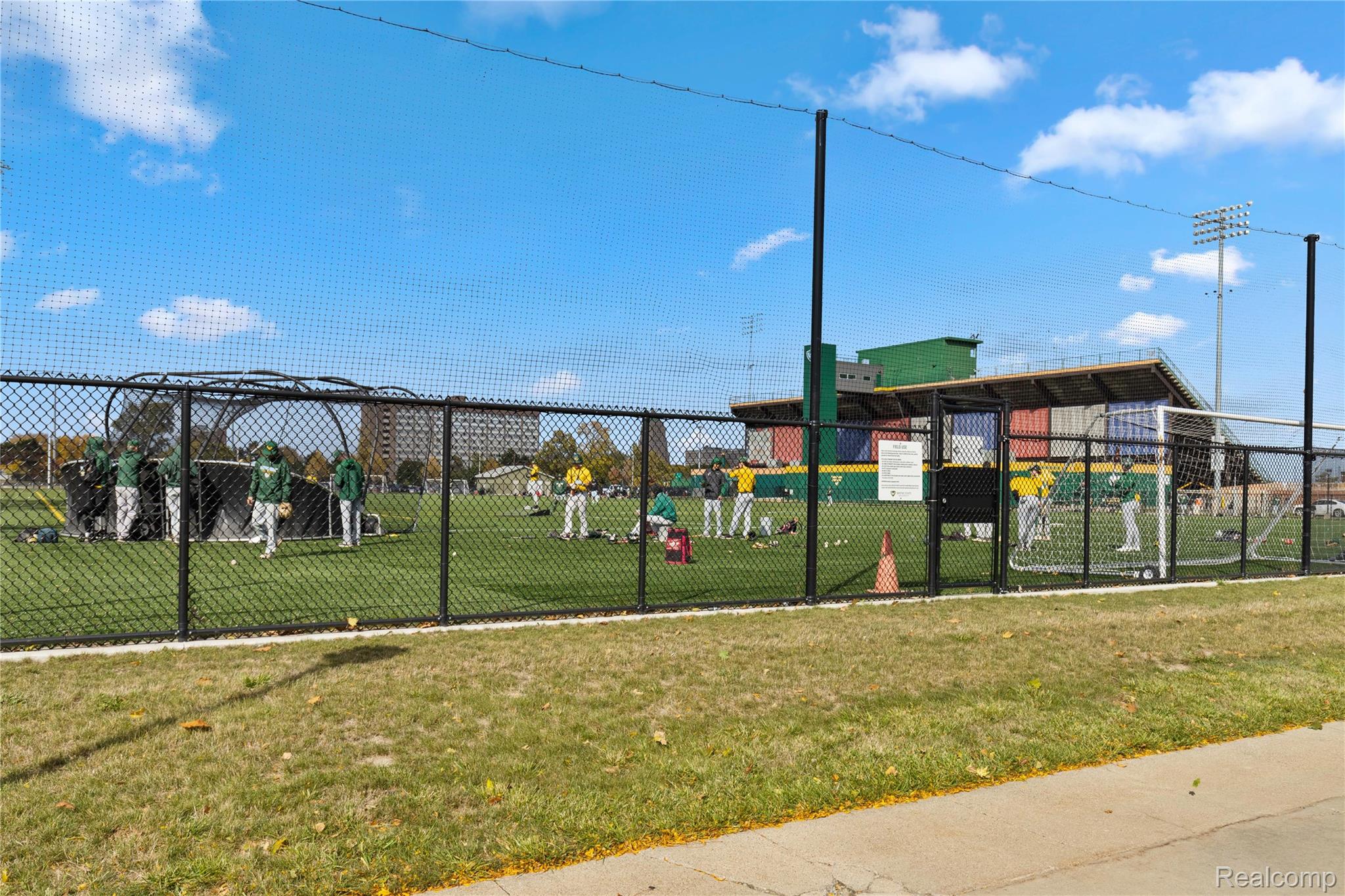 Detroit City, Michigan 48208, United States, 2 Bedrooms Bedrooms, ,3 BathroomsBathrooms,Residential,Active,160358