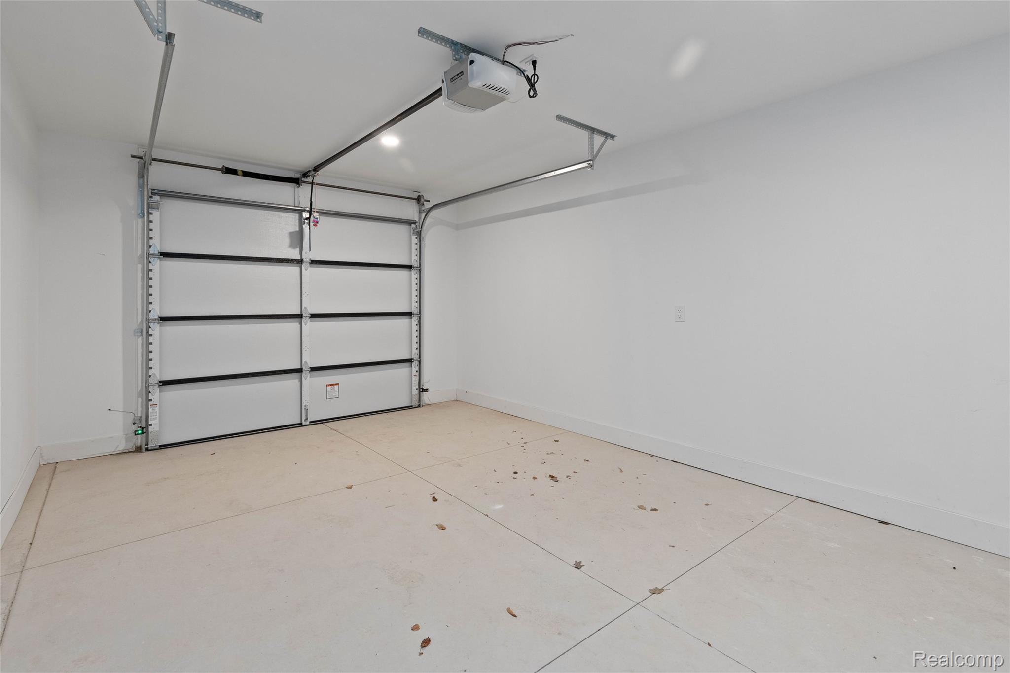 Detroit City, Michigan 48208, United States, 2 Bedrooms Bedrooms, ,3 BathroomsBathrooms,Residential,Active,160358